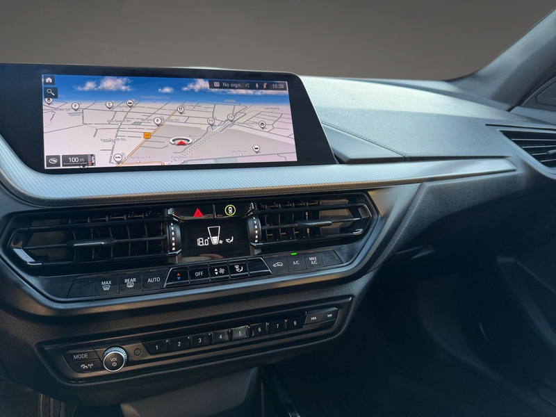 BMW 118 118 i M Sport Kamera Schiebedach LED — photo 12