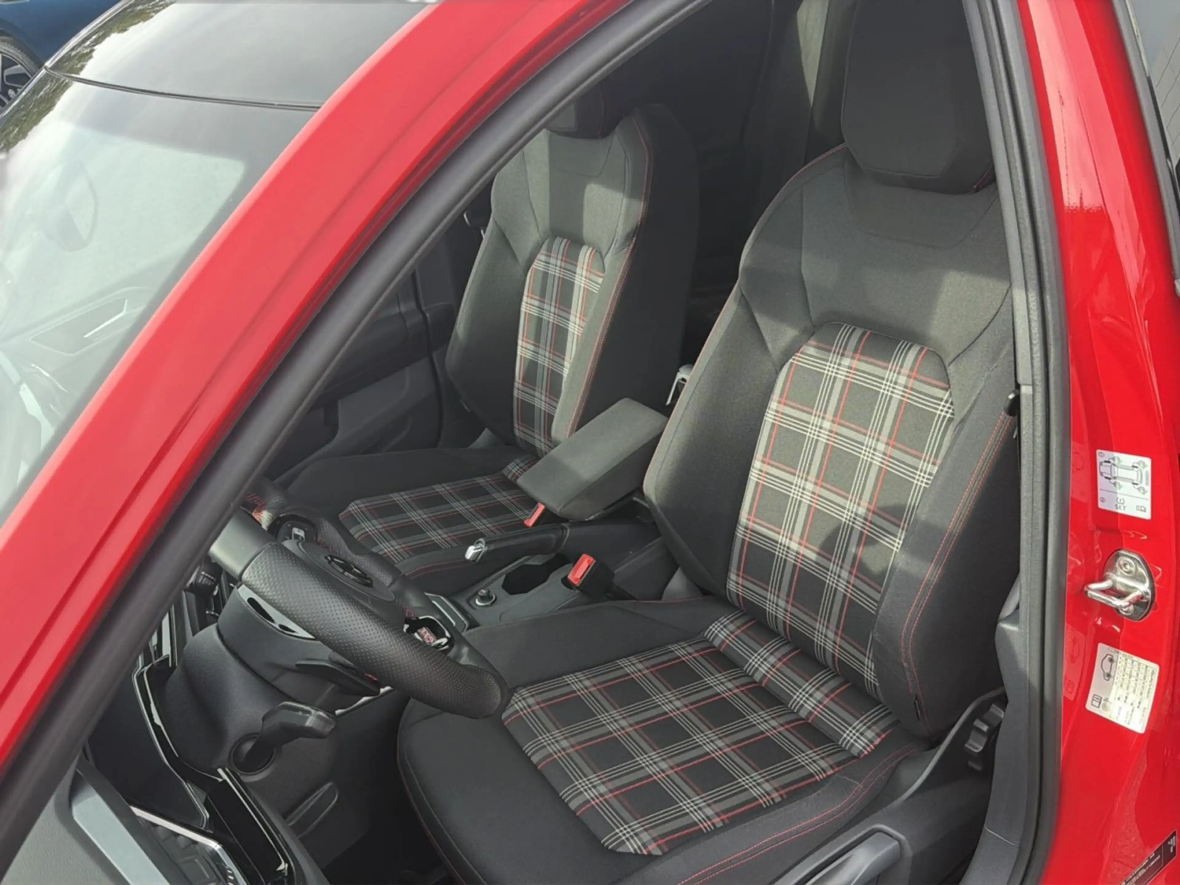 Volkswagen Polo GTI 2.0 TSI DSG ACC DAB+ LED — photo 8