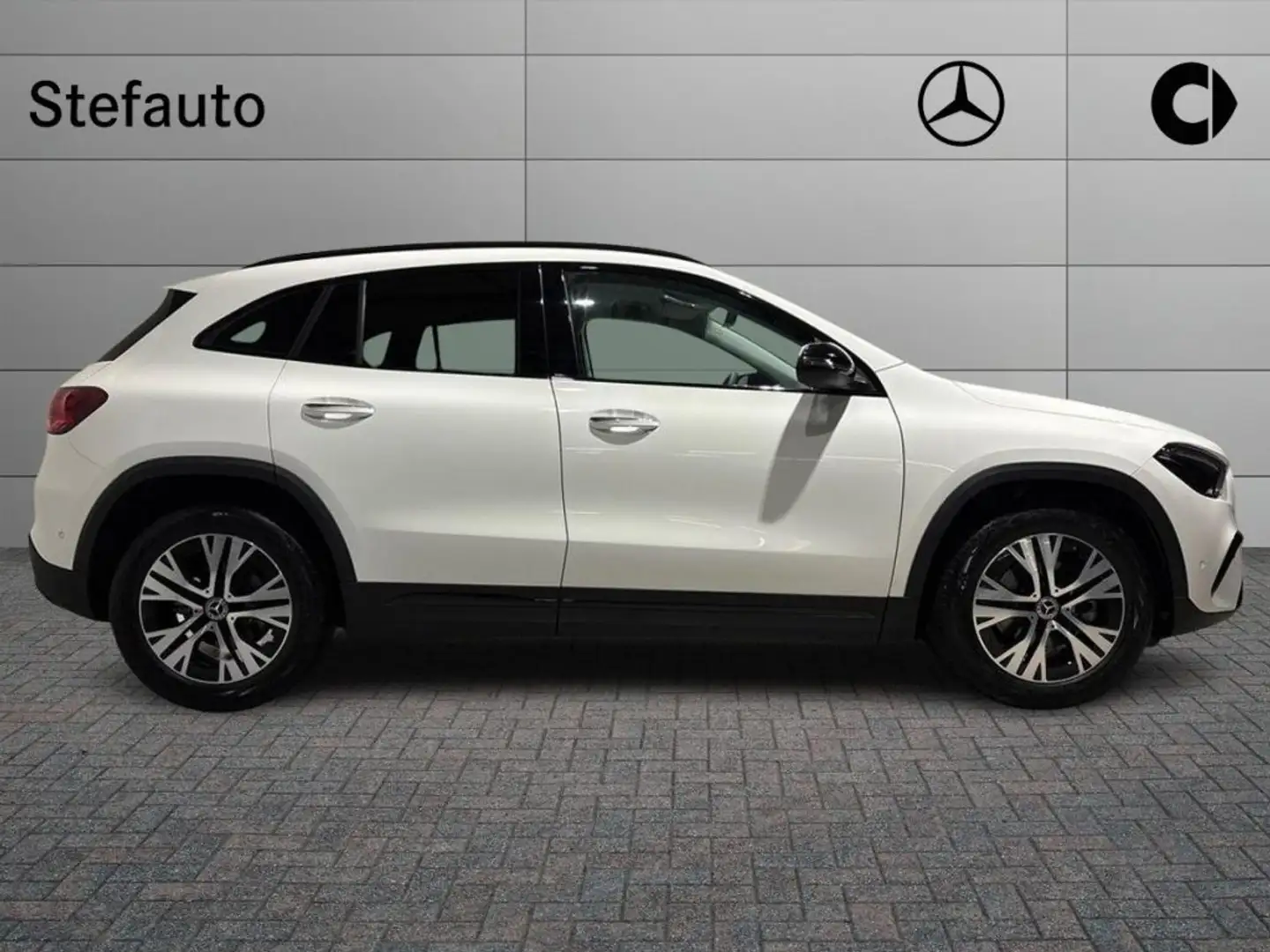 Mercedes-Benz GLA 200 d Automatic Progressive Advanced Plus Bianco - 2