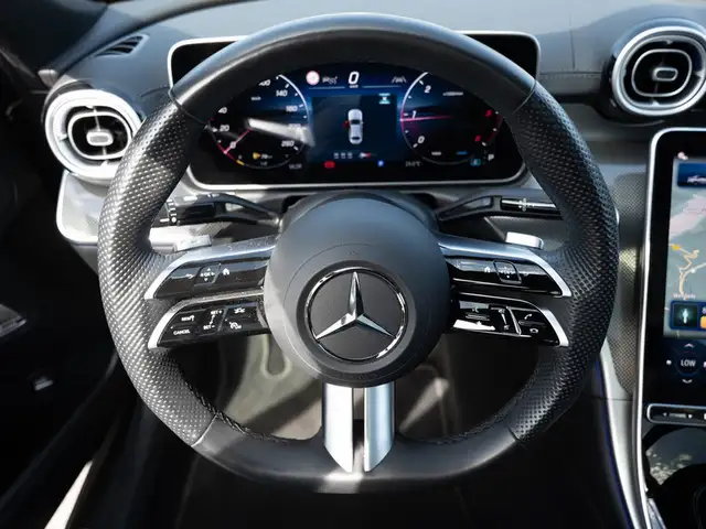 Mercedes-Benz C-Class view 8
