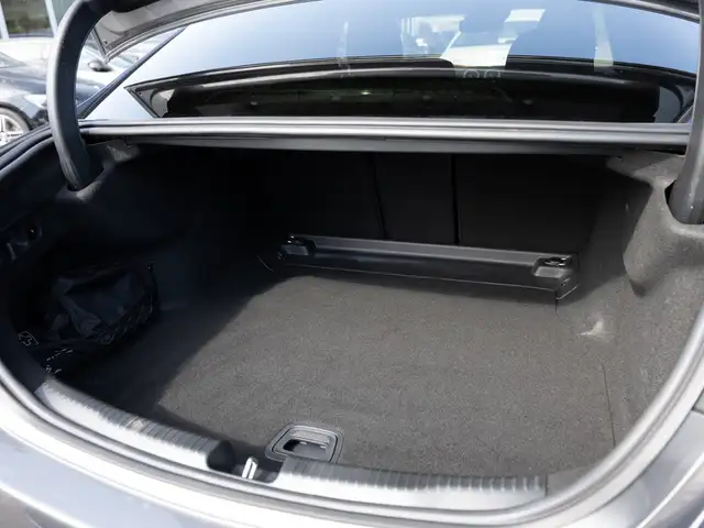 Mercedes-Benz C-Class view 7