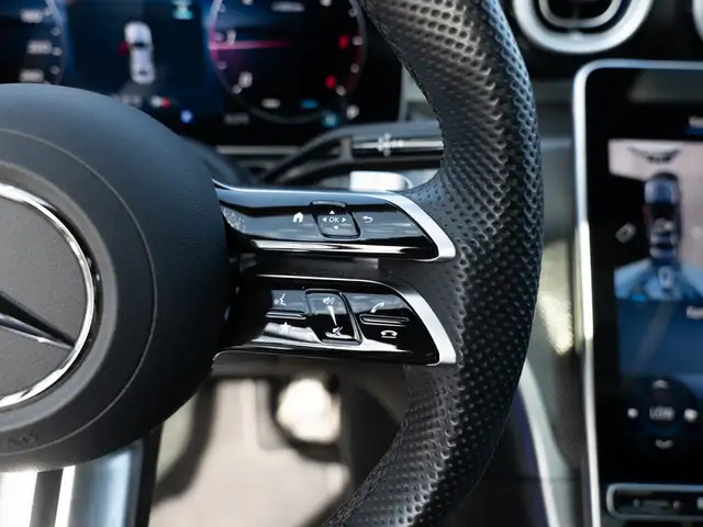 Mercedes-Benz C-Class view 15