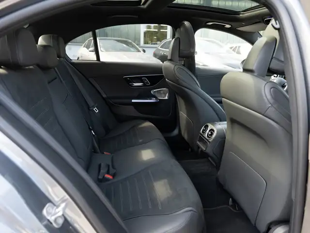 Mercedes-Benz C-Class view 5