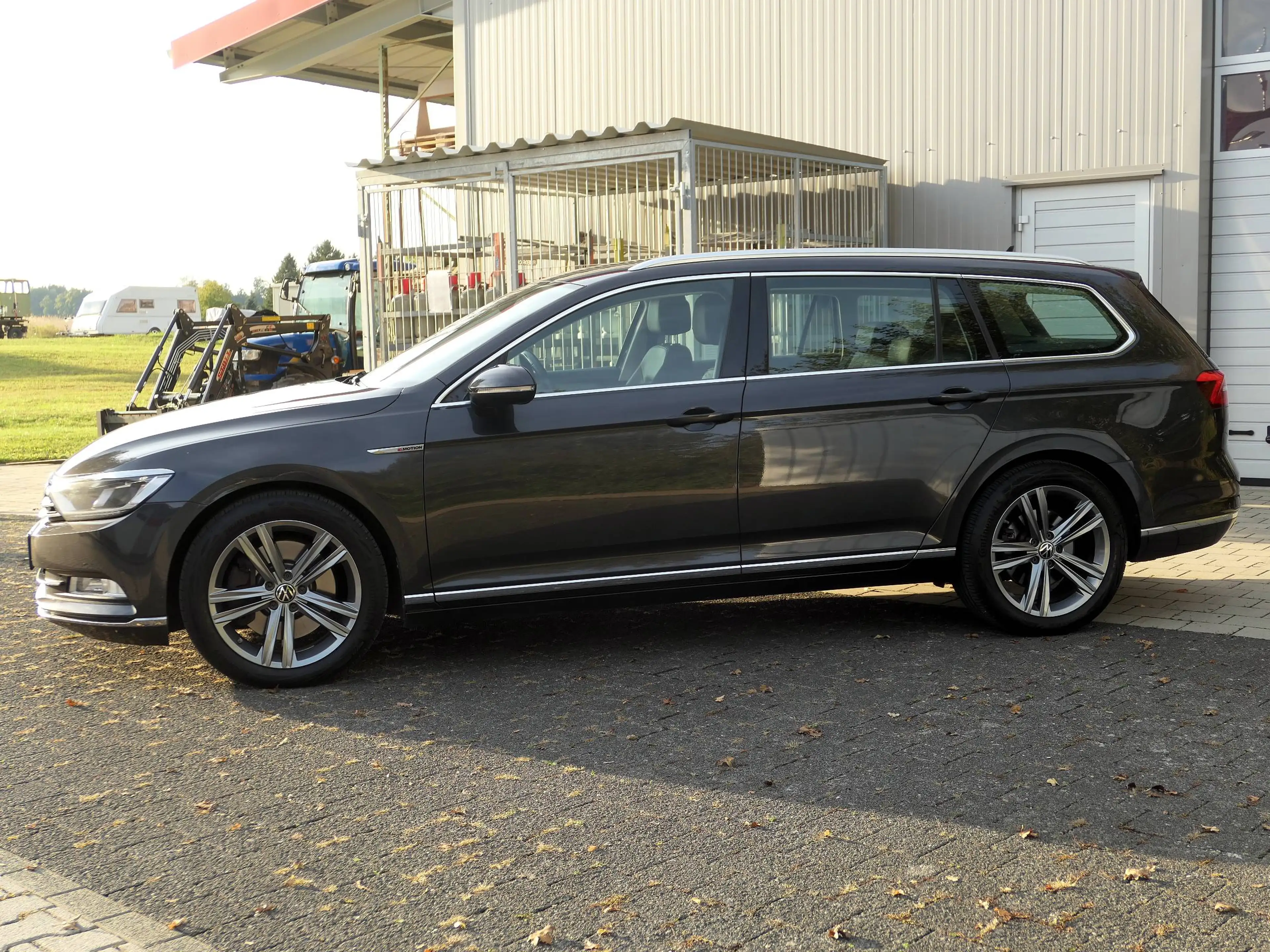 Volkswagen Passat Variant Highline 4Motion BMT/Start-Stop AHK LED Alu 18 Zoll+Reifen neu — photo 2