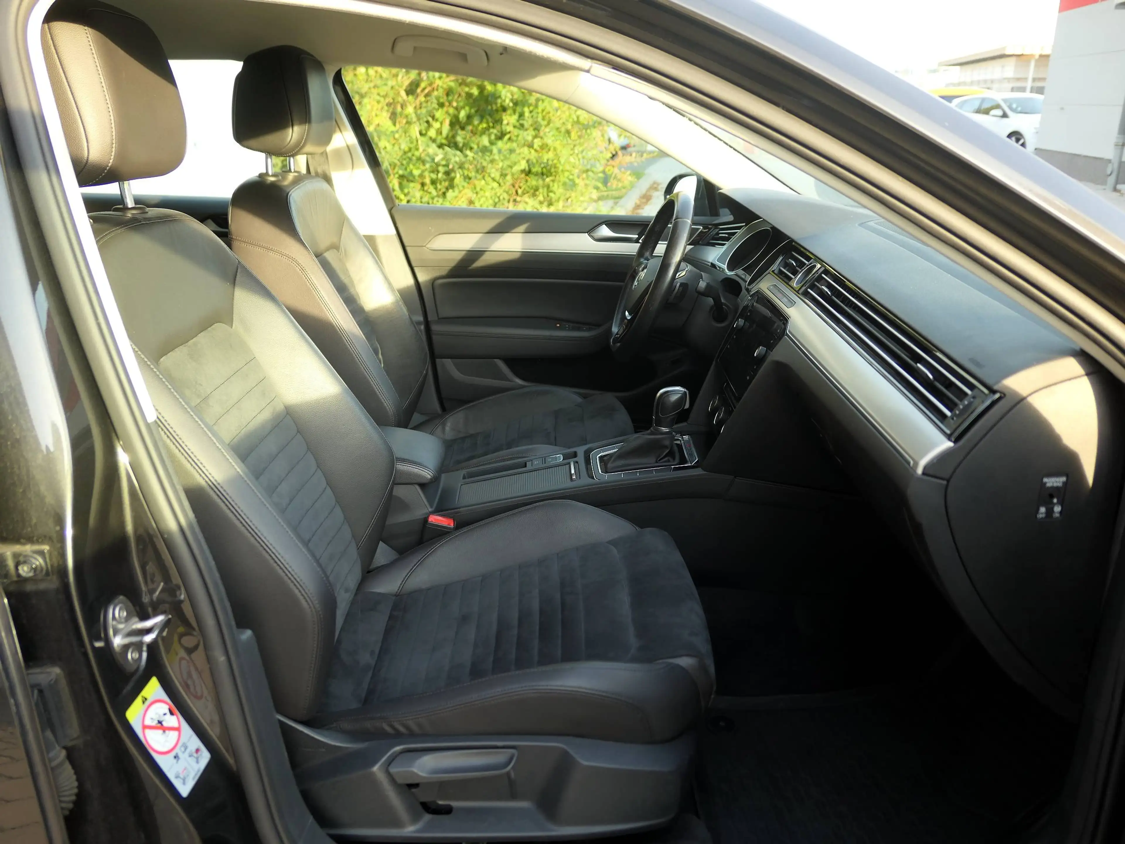 Volkswagen Passat Variant Highline 4Motion BMT/Start-Stop AHK LED Alu 18 Zoll+Reifen neu — photo 13