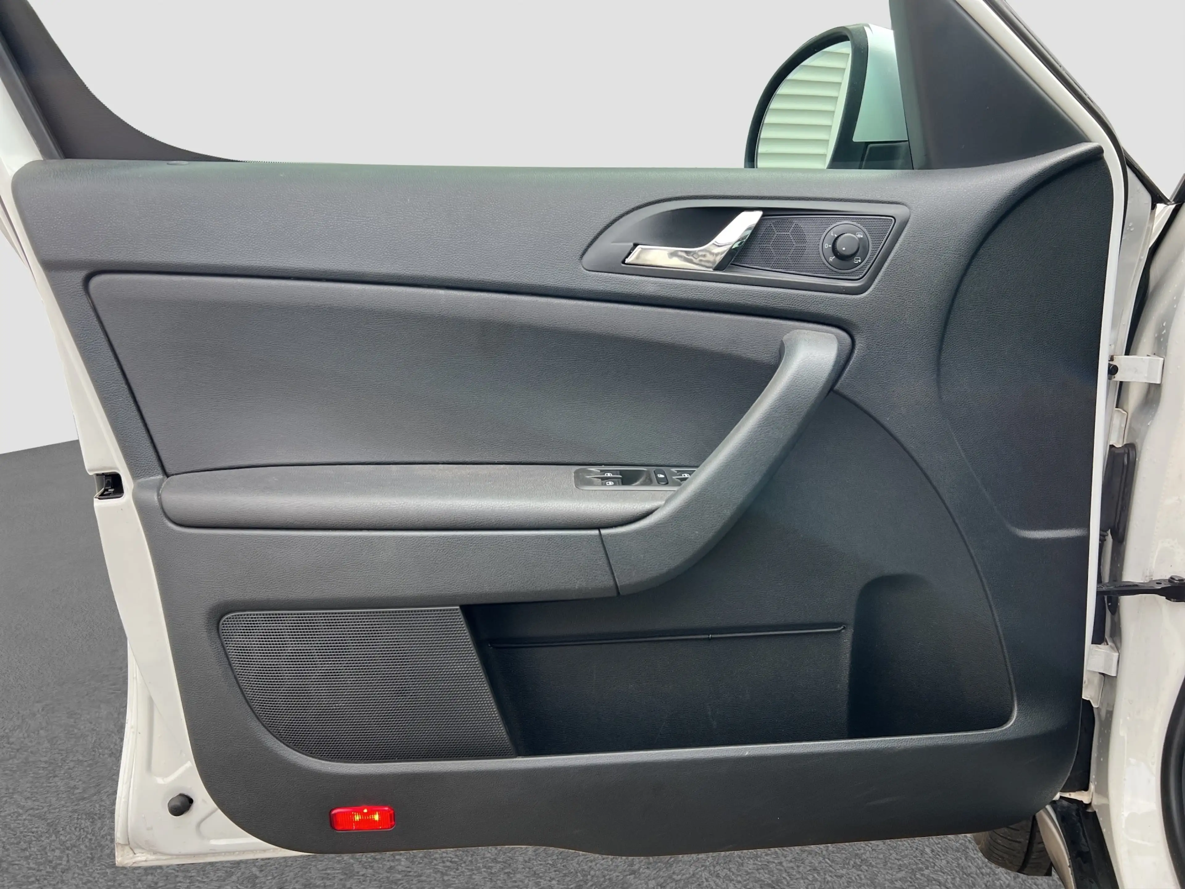 Skoda Yeti 2.0 TDI Elegance Outdoor 4x4 AHK PANO NAVI — photo 9