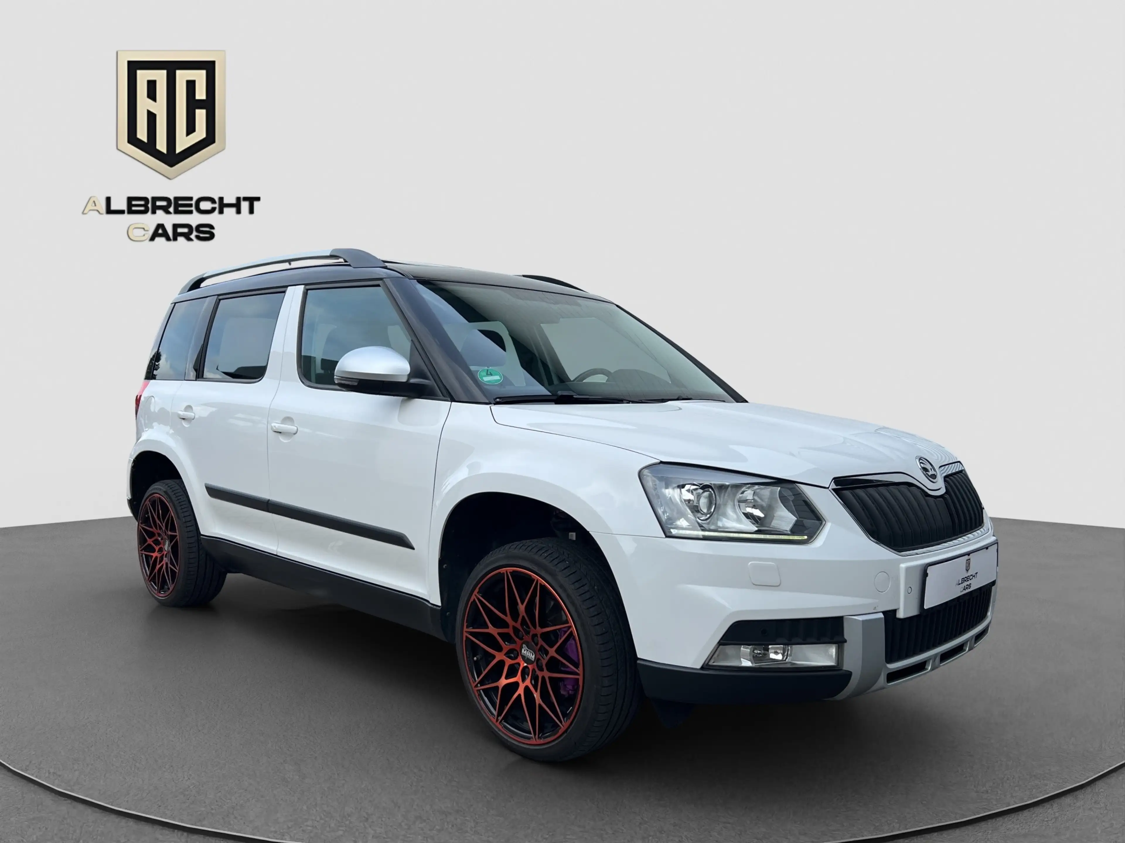 Skoda Yeti 2.0 TDI Elegance Outdoor 4x4 AHK PANO NAVI — photo 3