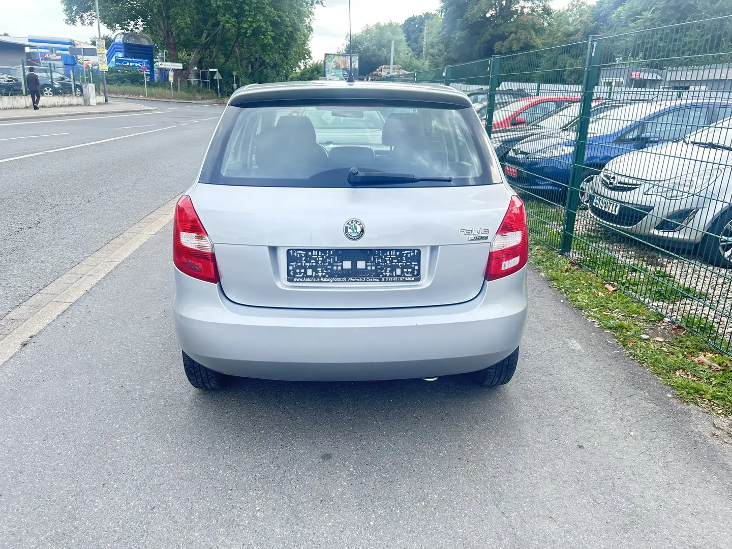 Skoda Fabia 1.2 HTP COOL EDITION Silber - 2