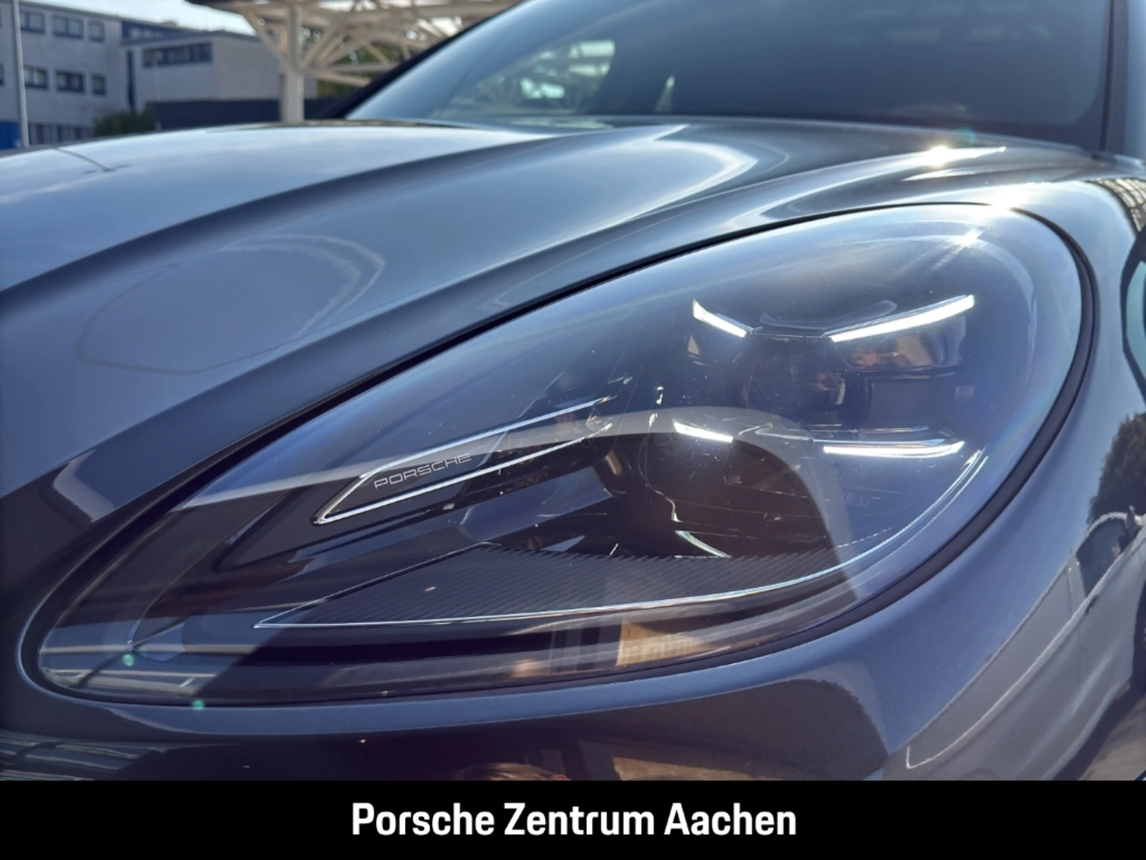 Porsche Macan — photo 26