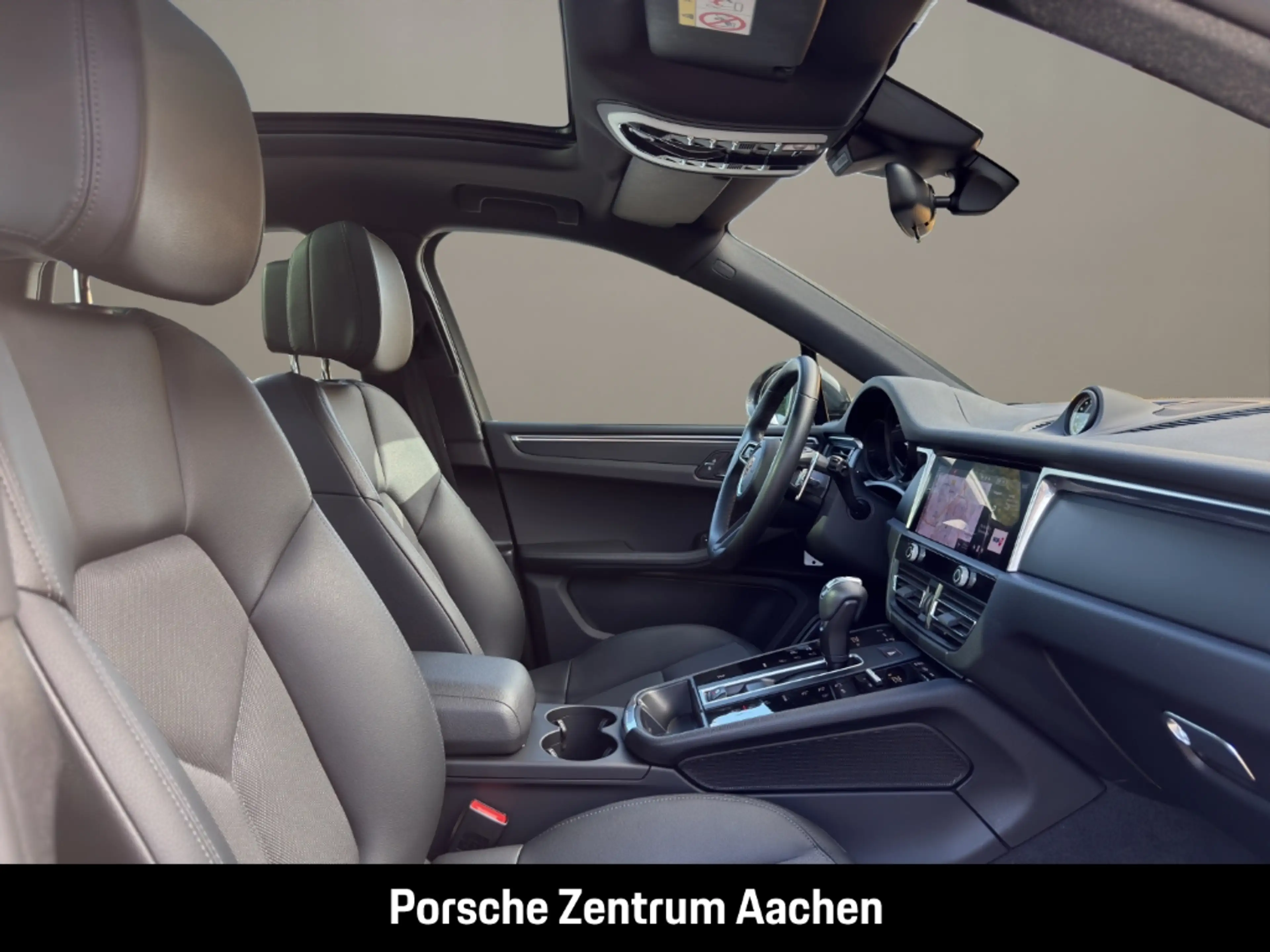 Porsche Macan — photo 12