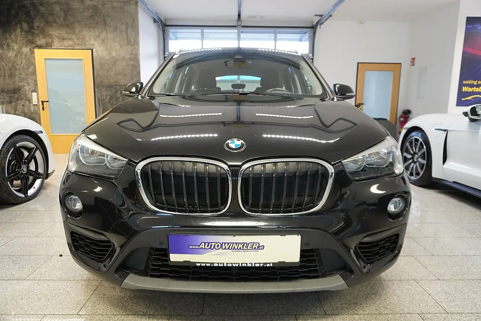 BMW X1 sDrive16d Advantage Navi/PDC/MFL/SHZ Schwarz - 2