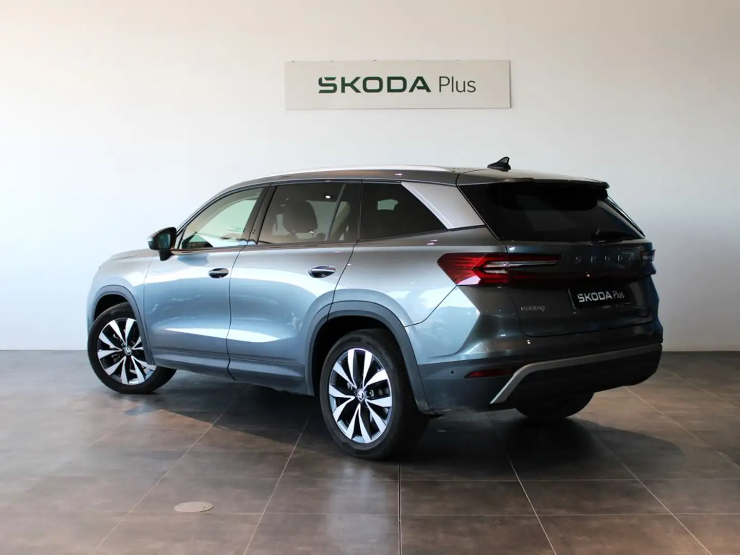 Skoda Kodiaq 2.0TDI Selection 4x2 DSG 110kW Gris - 2