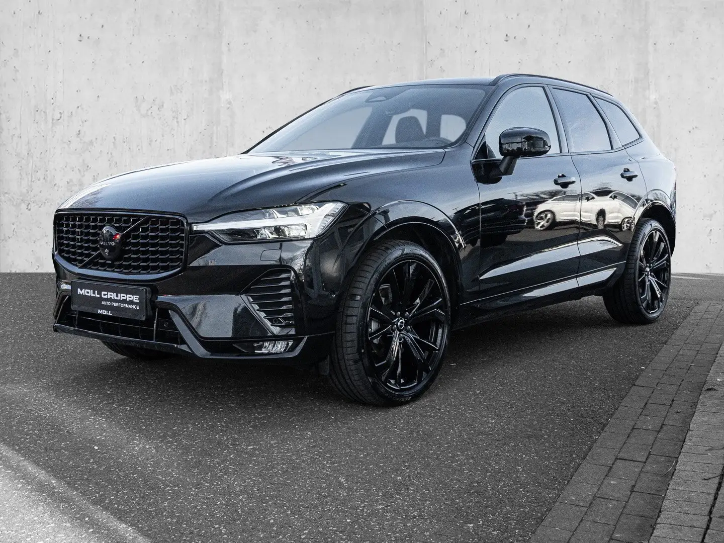 Volvo XC60 B5 AWD Ultra Black Edition Schwarz - 2