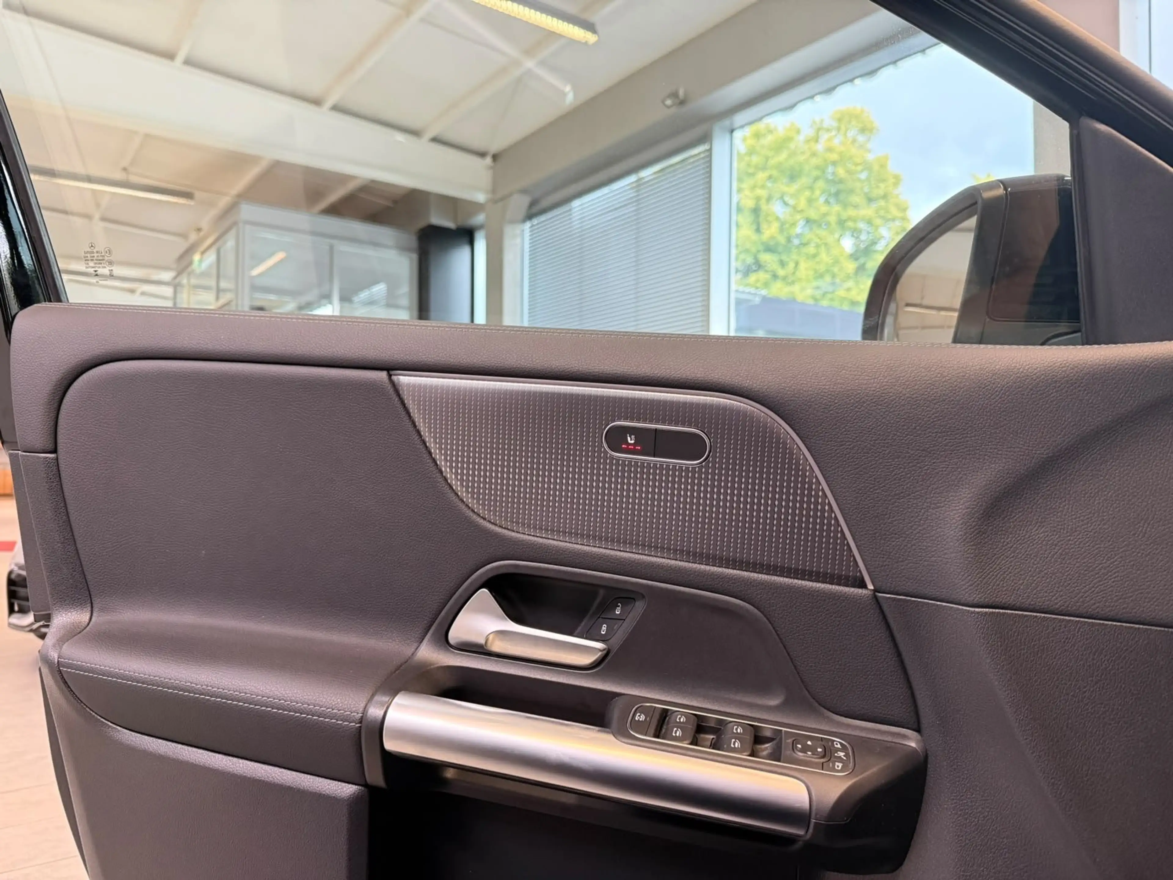 Mercedes-Benz EQA 250 Progressive KAMERA+TOTW+LED+CARPLAY+DAB — photo 12