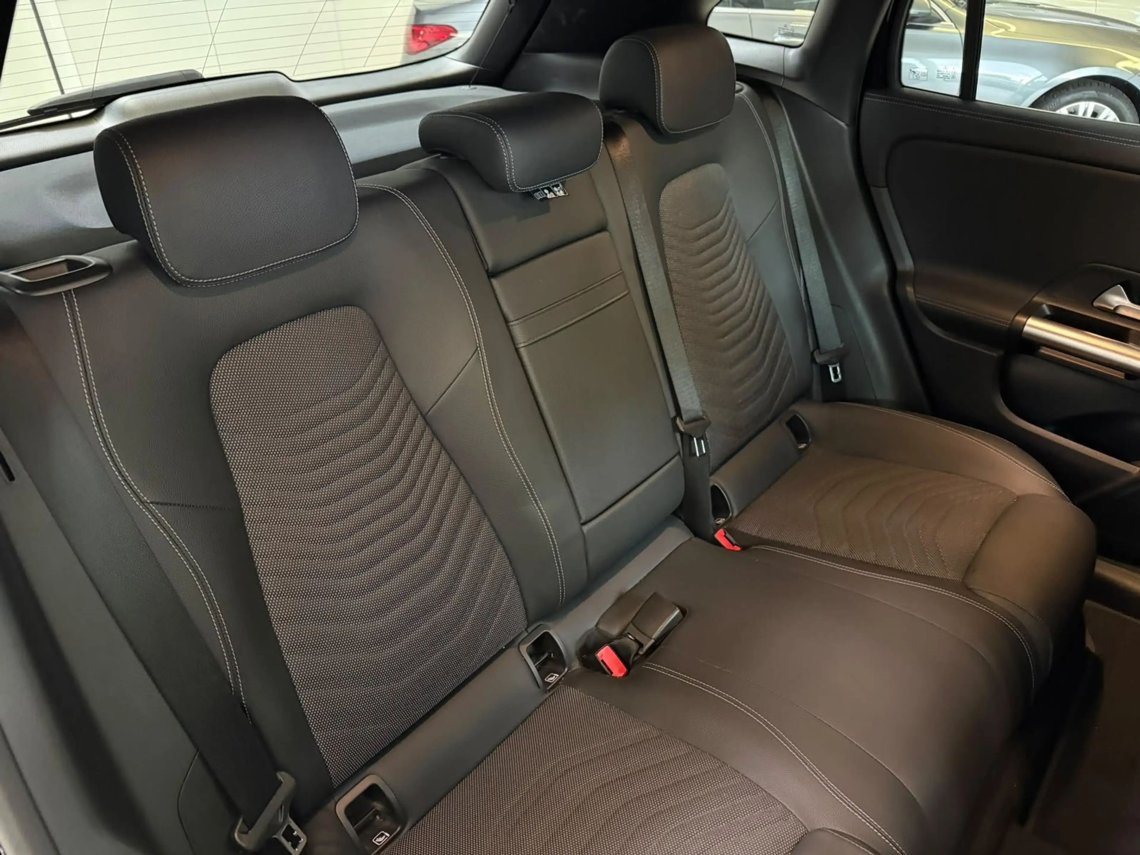 Mercedes-Benz EQA 250 Progressive KAMERA+TOTW+LED+CARPLAY+DAB — photo 14