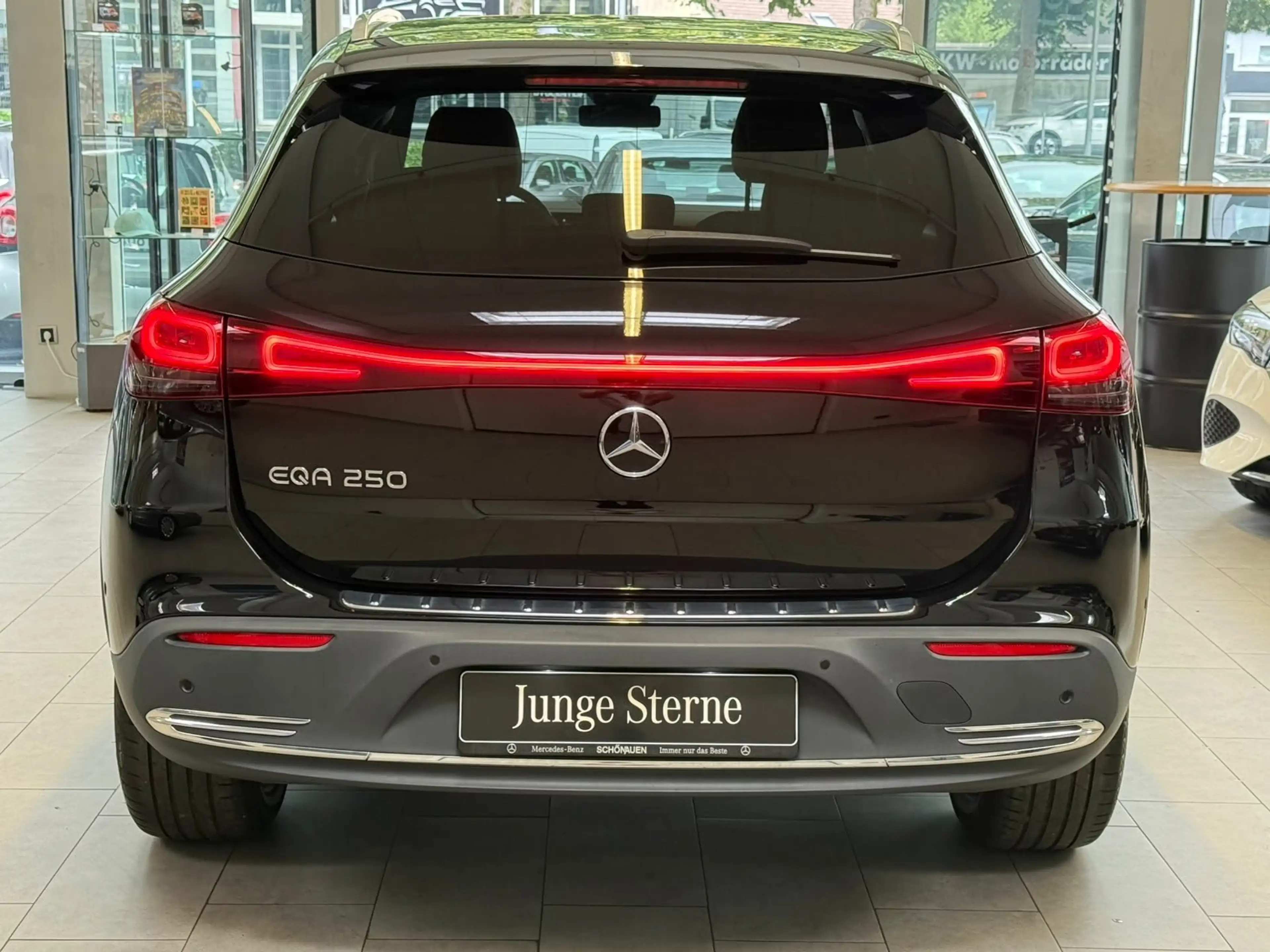 Mercedes-Benz EQA 250 Progressive KAMERA+TOTW+LED+CARPLAY+DAB — photo 4