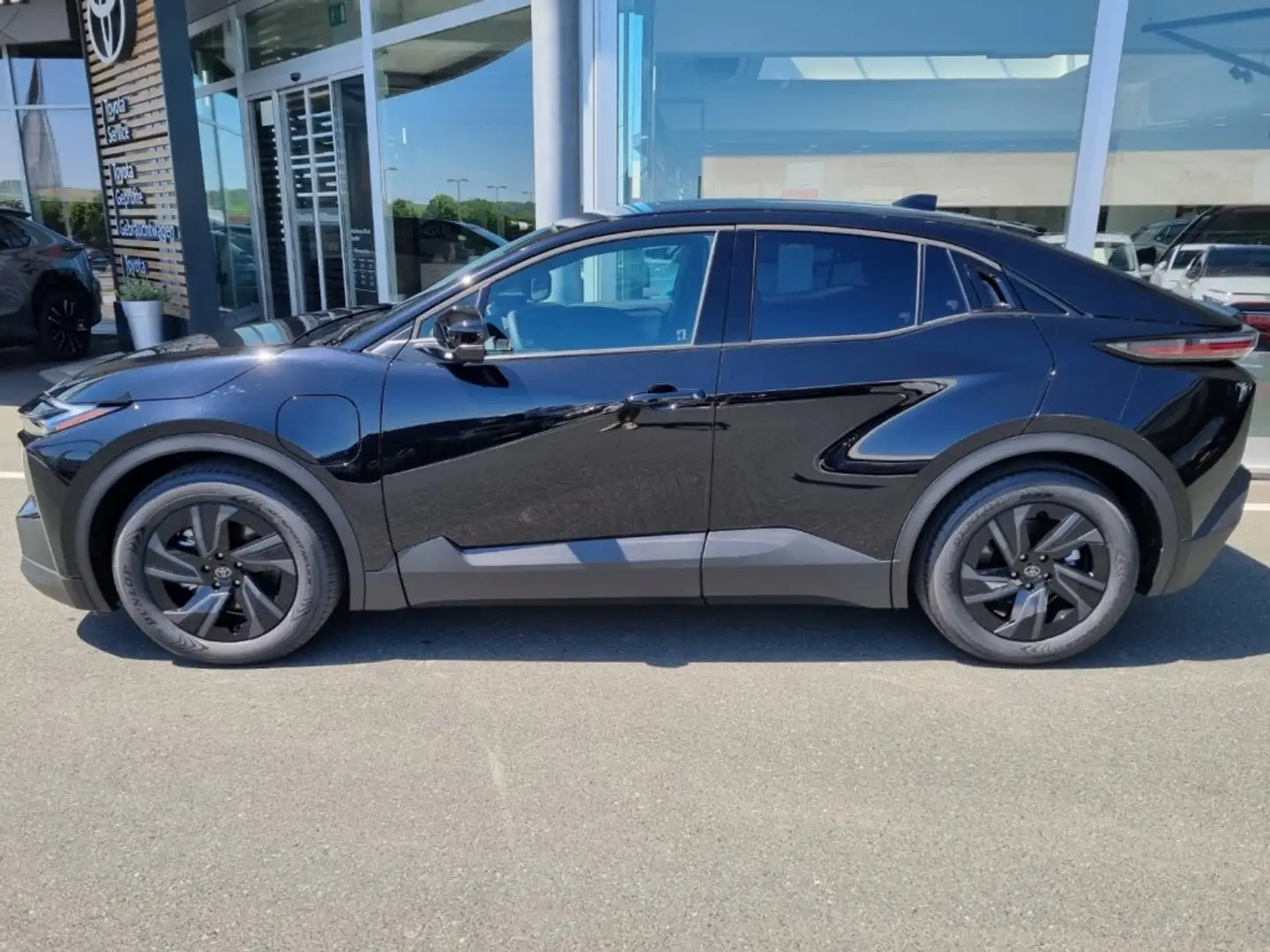 Toyota C-HR+ 5-Türer Teamplayer 2WD Schwarz - 2