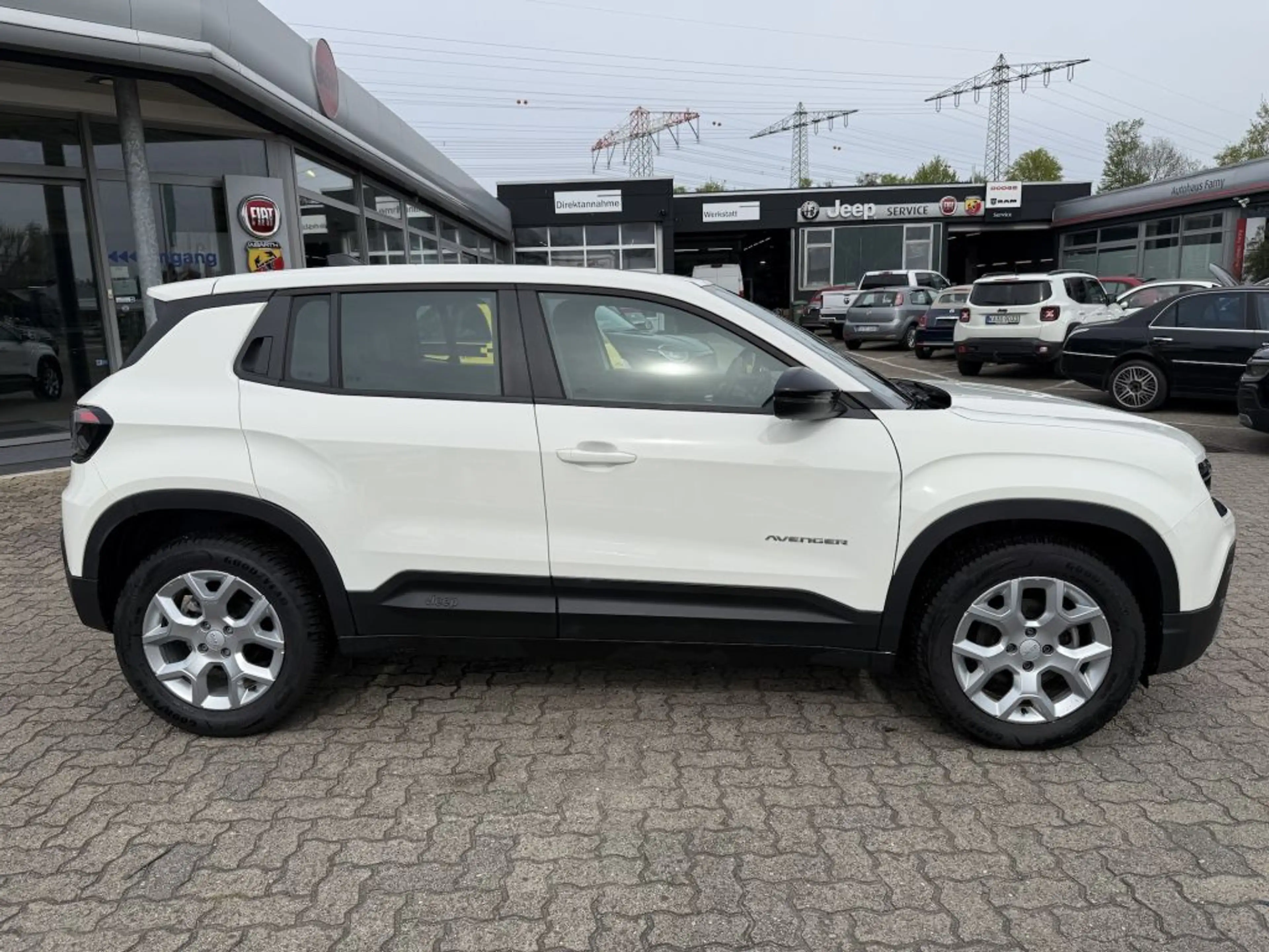Jeep Avenger 1.2 GSE T3 Turbo-Benzin GDI Altitude — photo 4