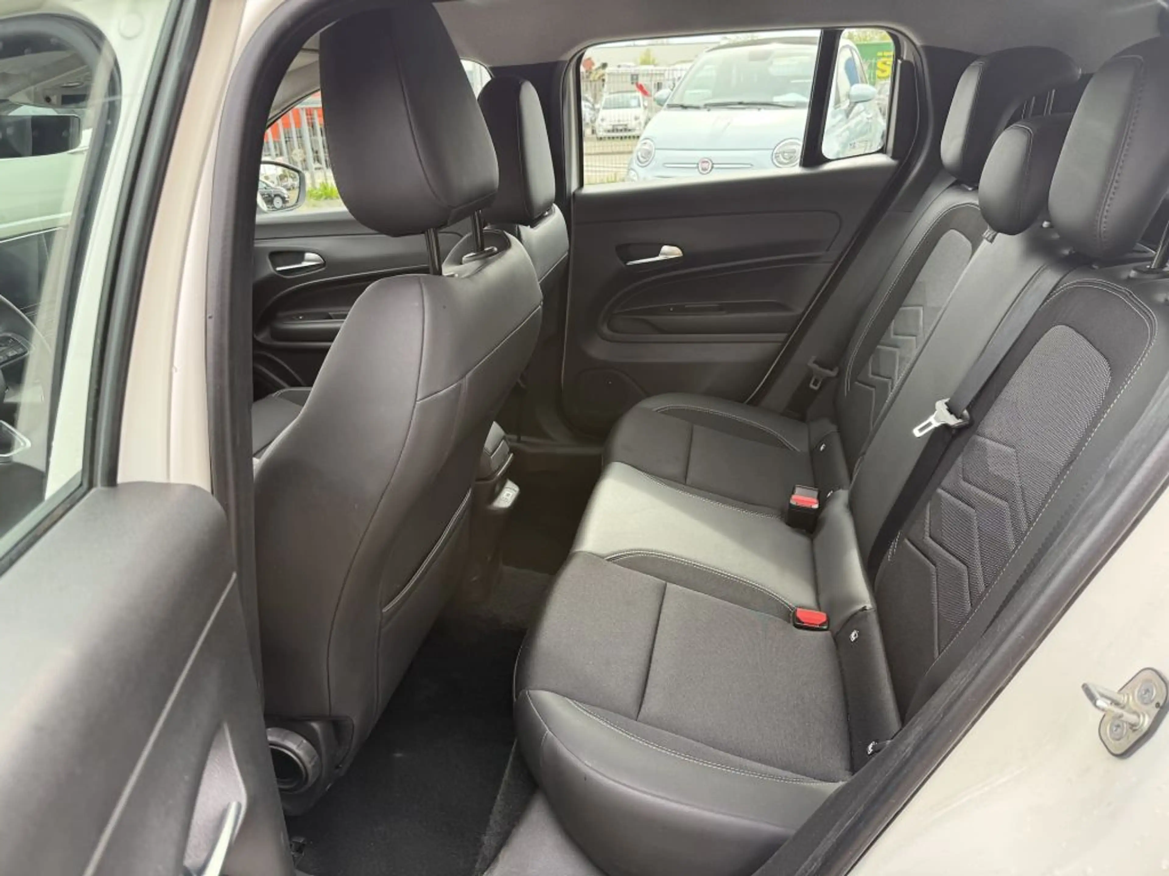 Jeep Avenger 1.2 GSE T3 Turbo-Benzin GDI Altitude — photo 13