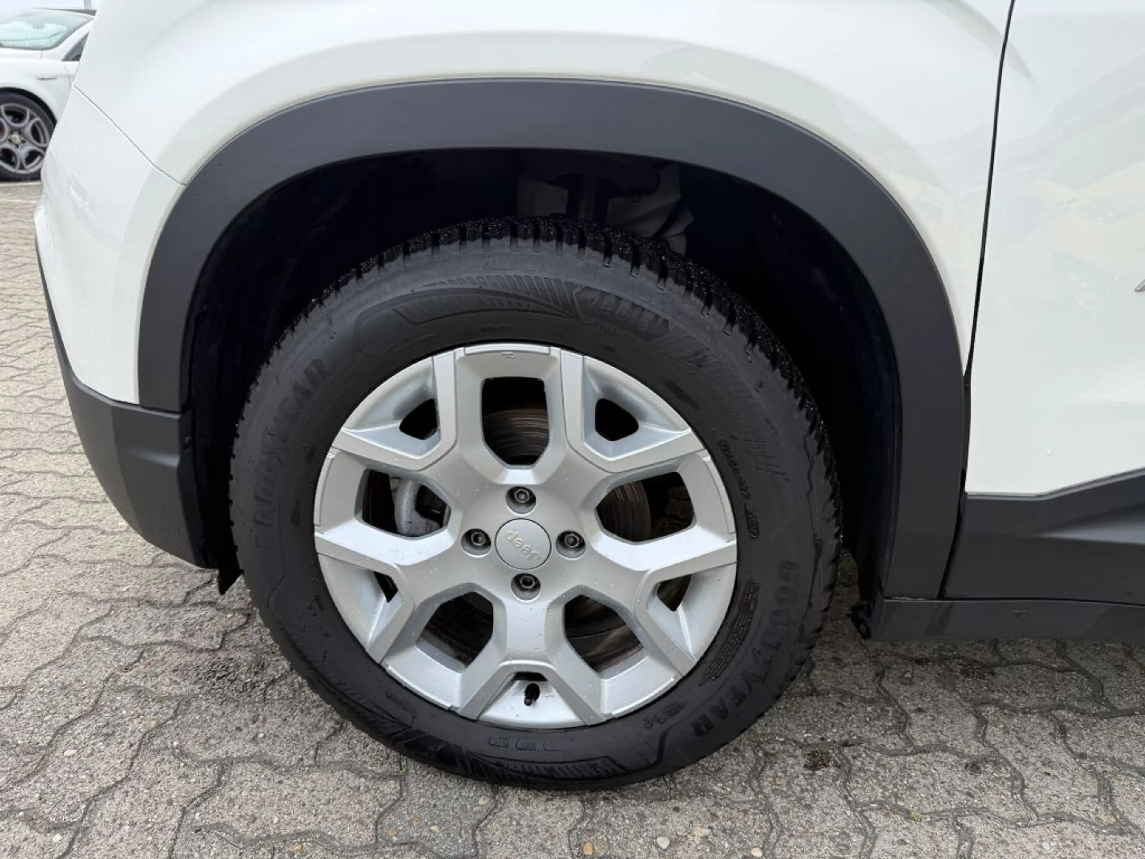 Jeep Avenger 1.2 GSE T3 Turbo-Benzin GDI Altitude — photo 9