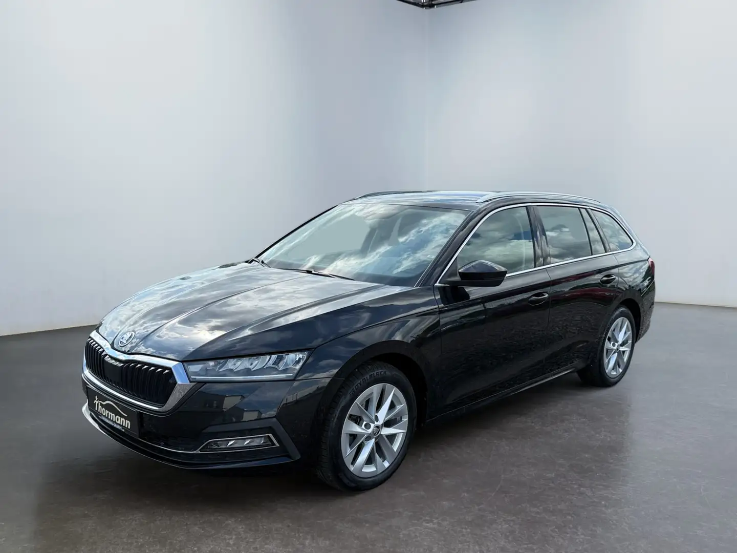 Skoda Octavia Combi 2.0 TDI First Edition Matrix ACC Schwarz - 2