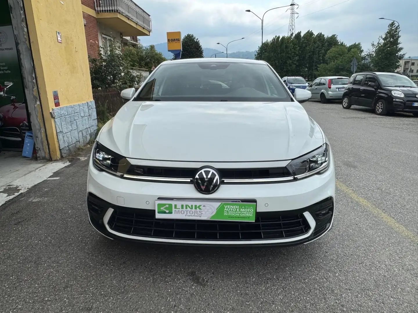 Volkswagen Polo Polo VI 2022 1.0 tsi R-Line 95cv Bianco - 2