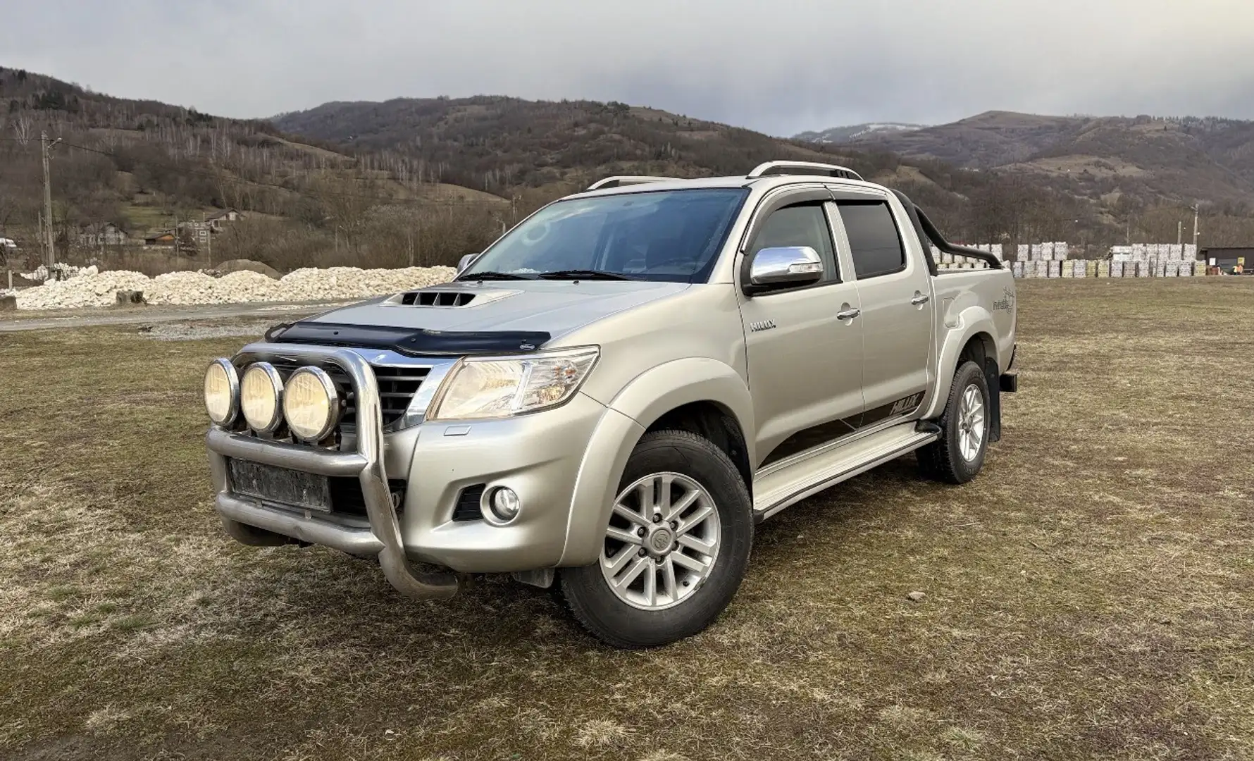 Toyota Hilux 4x4 Double Cab DPF Autm. Comfort - 1