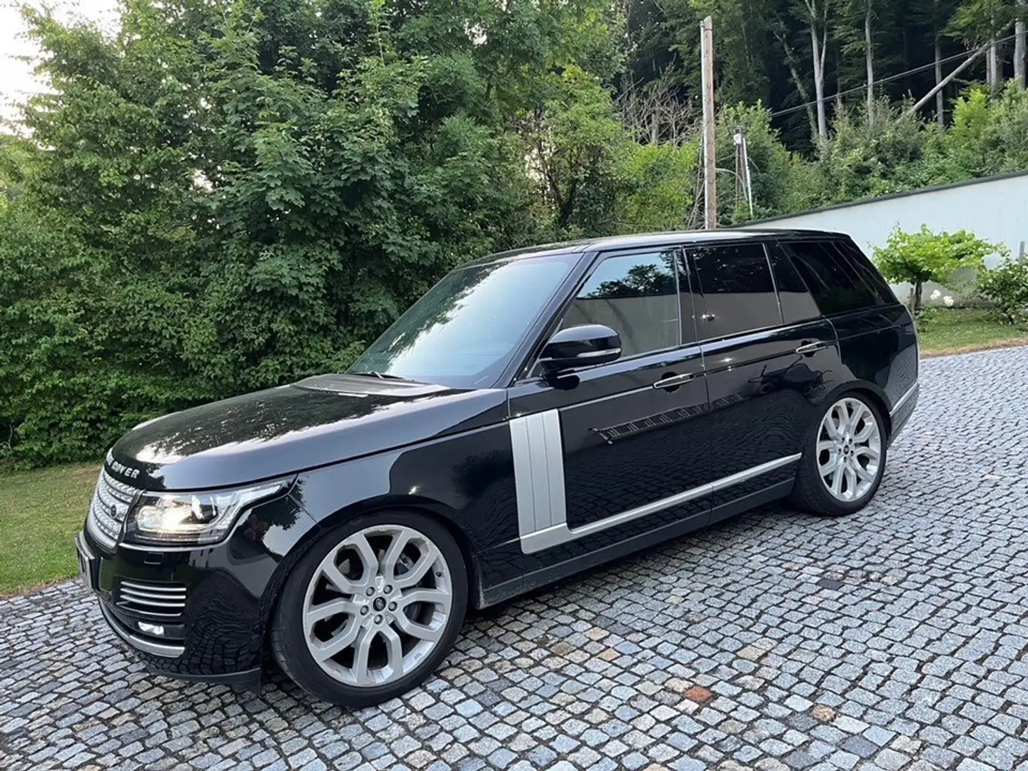 Land Rover Range Rover V8 Supercharged Autobiography Schwarz - 2