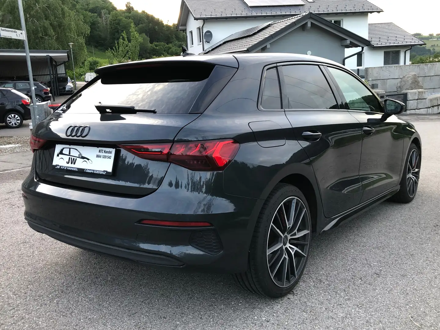 Audi A3 1.Besitz, Garantie-2026, Neuwertig Grau - 2