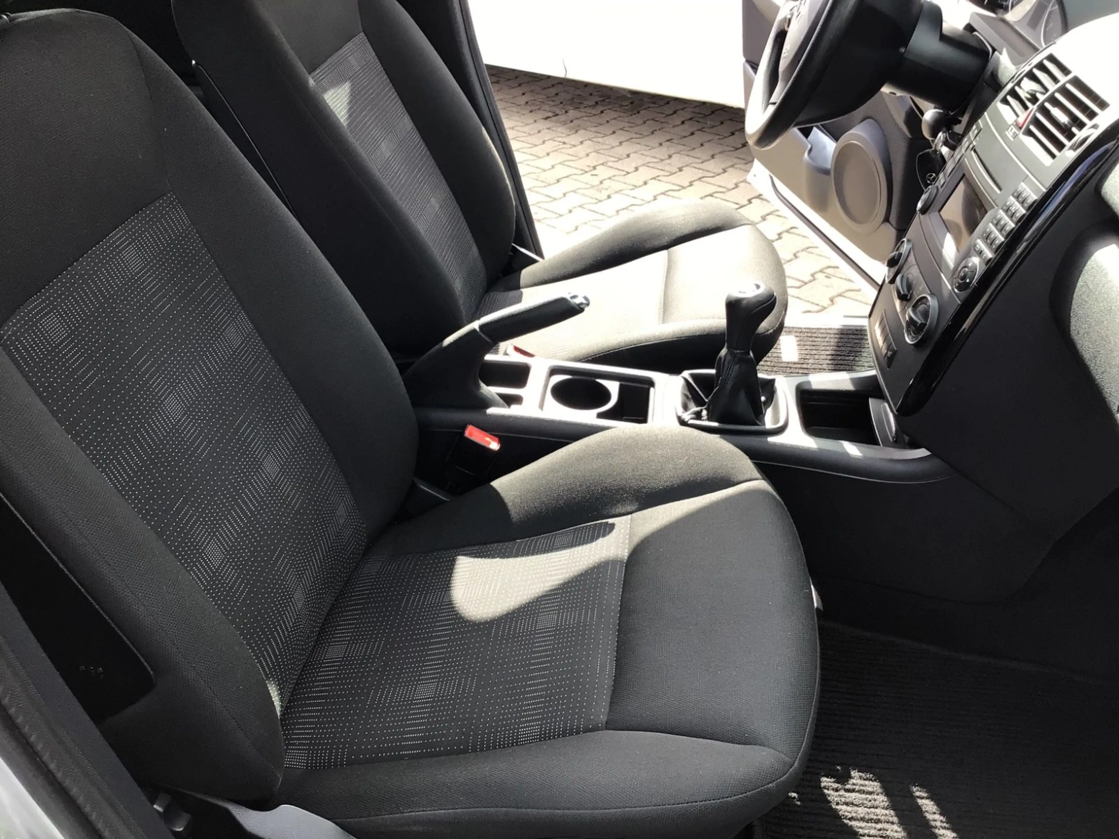 Mercedes-Benz A 180 A A 180 5-türig+Klima — photo 8