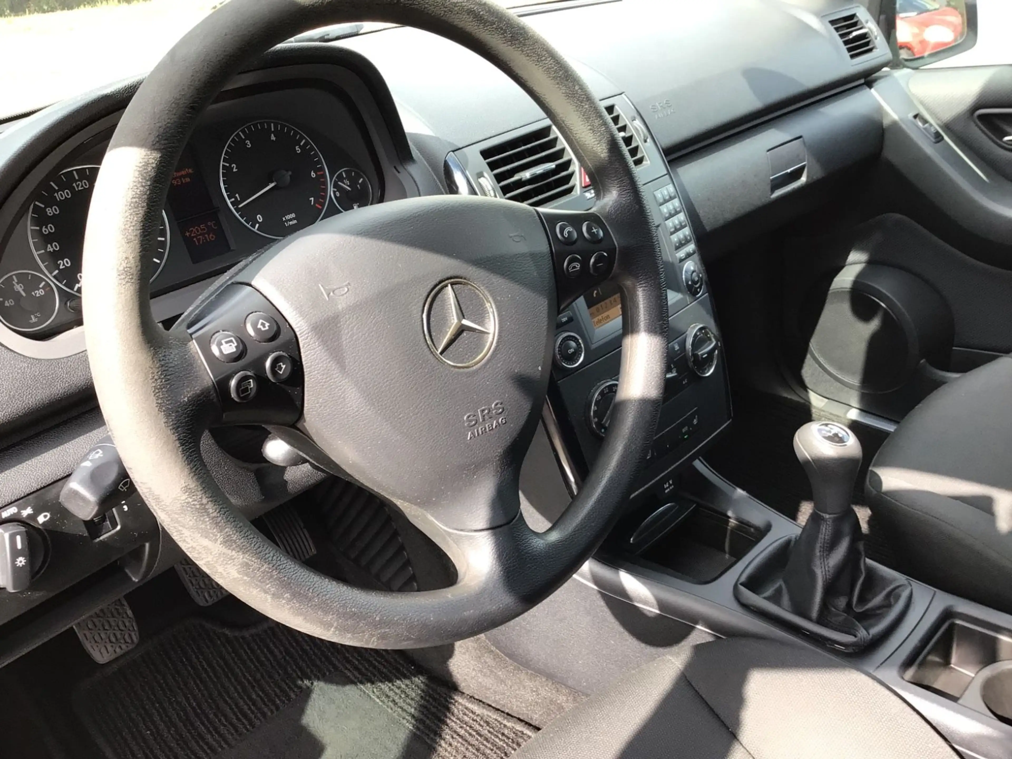 Mercedes-Benz A 180 A A 180 5-türig+Klima — photo 11