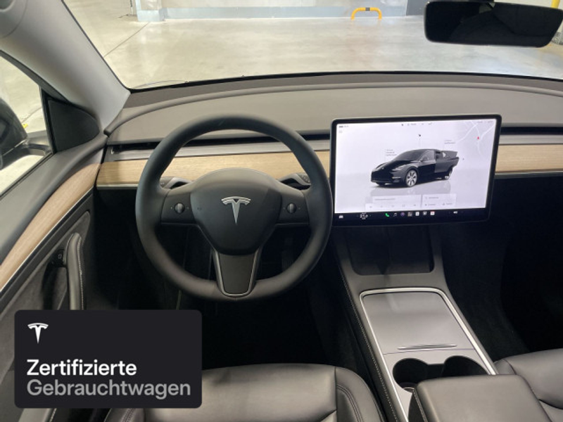 Tesla Model Y Long Range AWD — photo 11