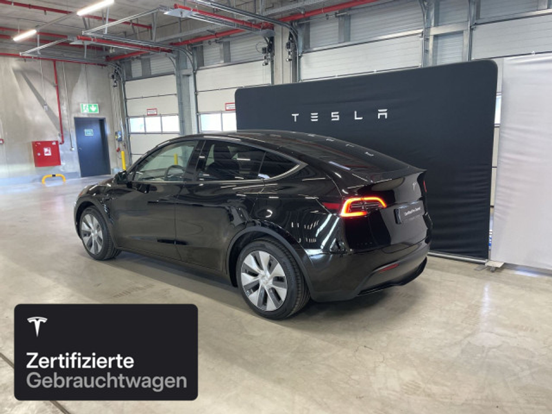 Tesla Model Y Long Range AWD — photo 5