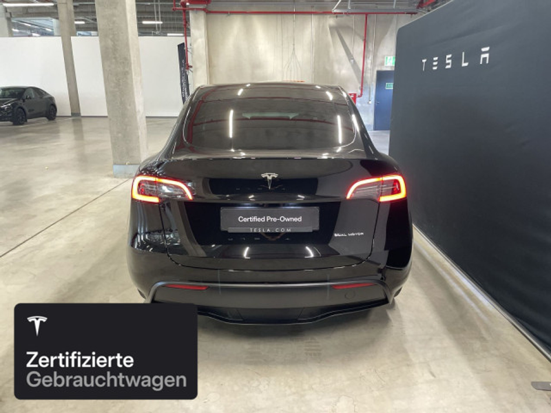 Tesla Model Y Long Range AWD — photo 6