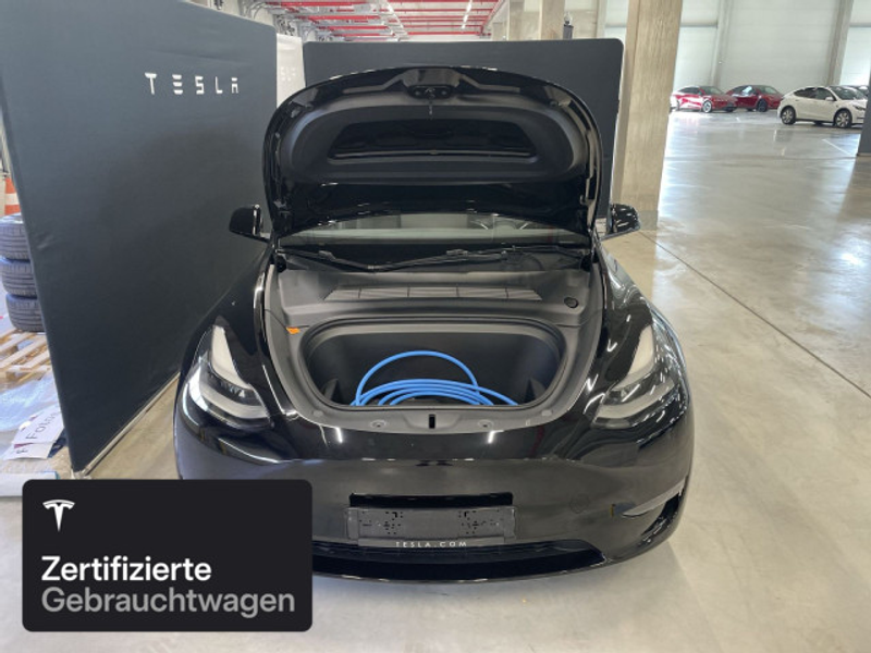 Tesla Model Y Long Range AWD — photo 8