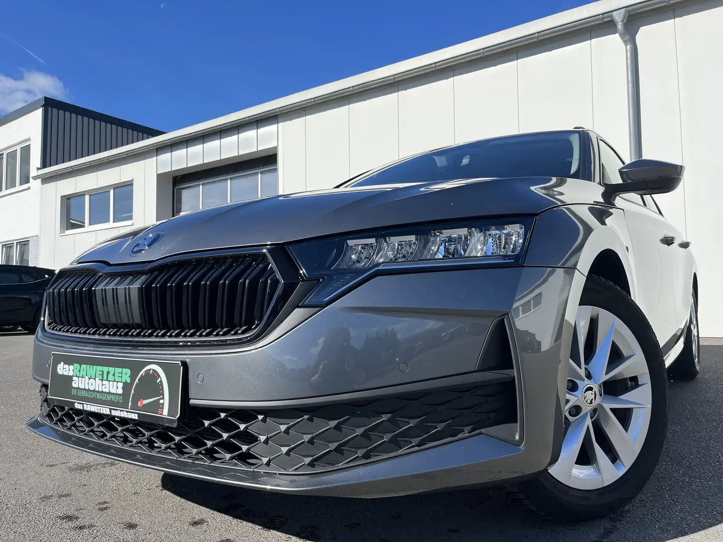 Skoda Octavia Combi 1.5 TSI Selection 169€ m. 20% Anzahlung Na Grau - 1