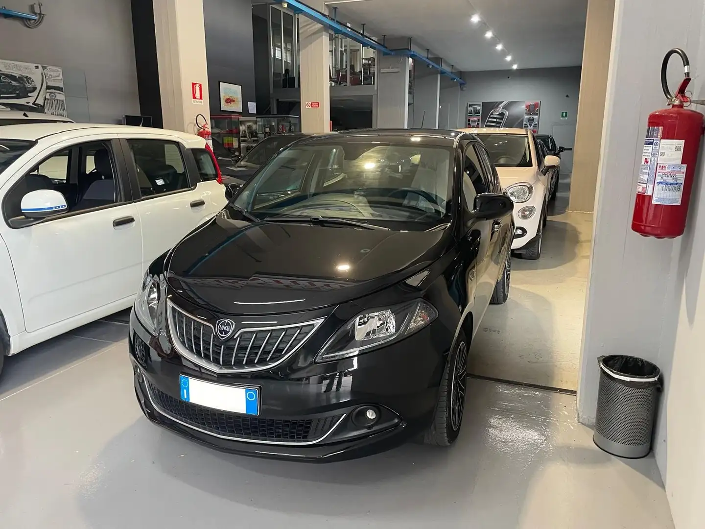 Lancia Ypsilon Ypsilon 1.0 firefly hybrid Gold Plus s Nero - 2