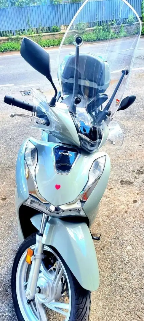 Honda SH 150 Šedá - 1
