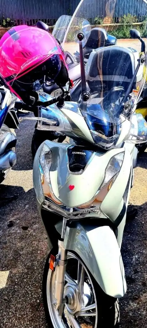 Honda SH 150 Šedá - 2