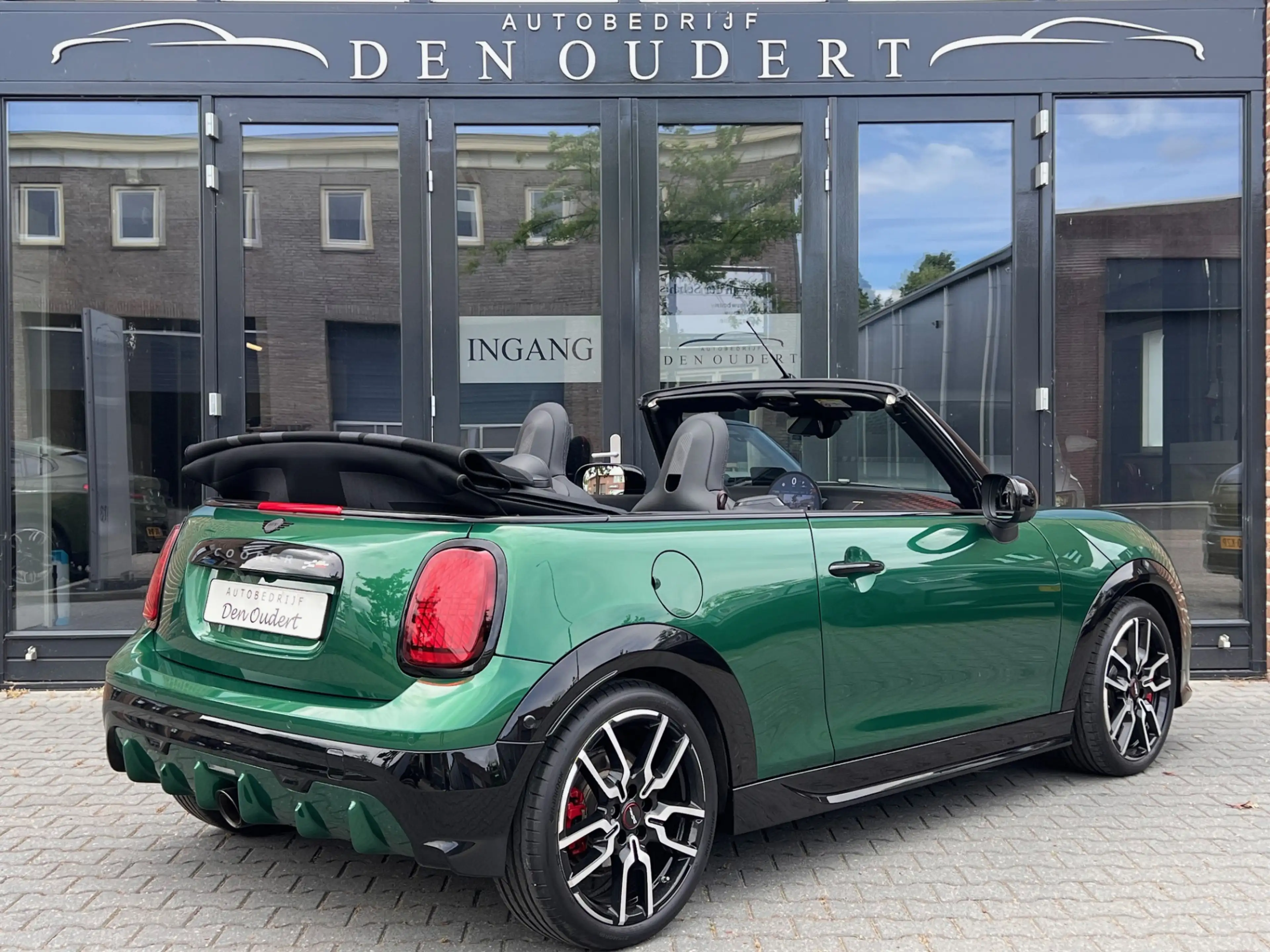 MINI John Cooper Works Cabrio 2.0 JCW XL AUT. / ALLE OPTIE'S 2025 — photo 2