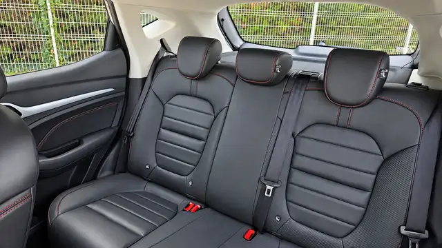 MG ZS view 9