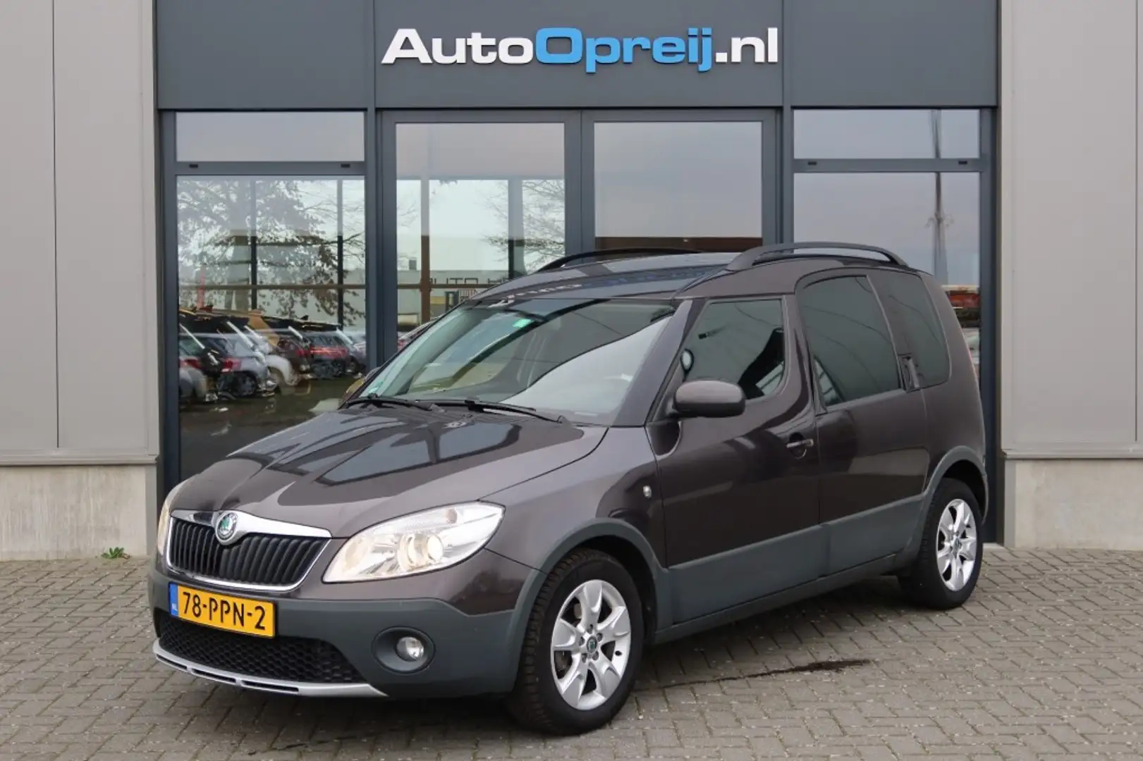 Skoda Roomster 1.2 TSI Dynamic Clima Brun - 1