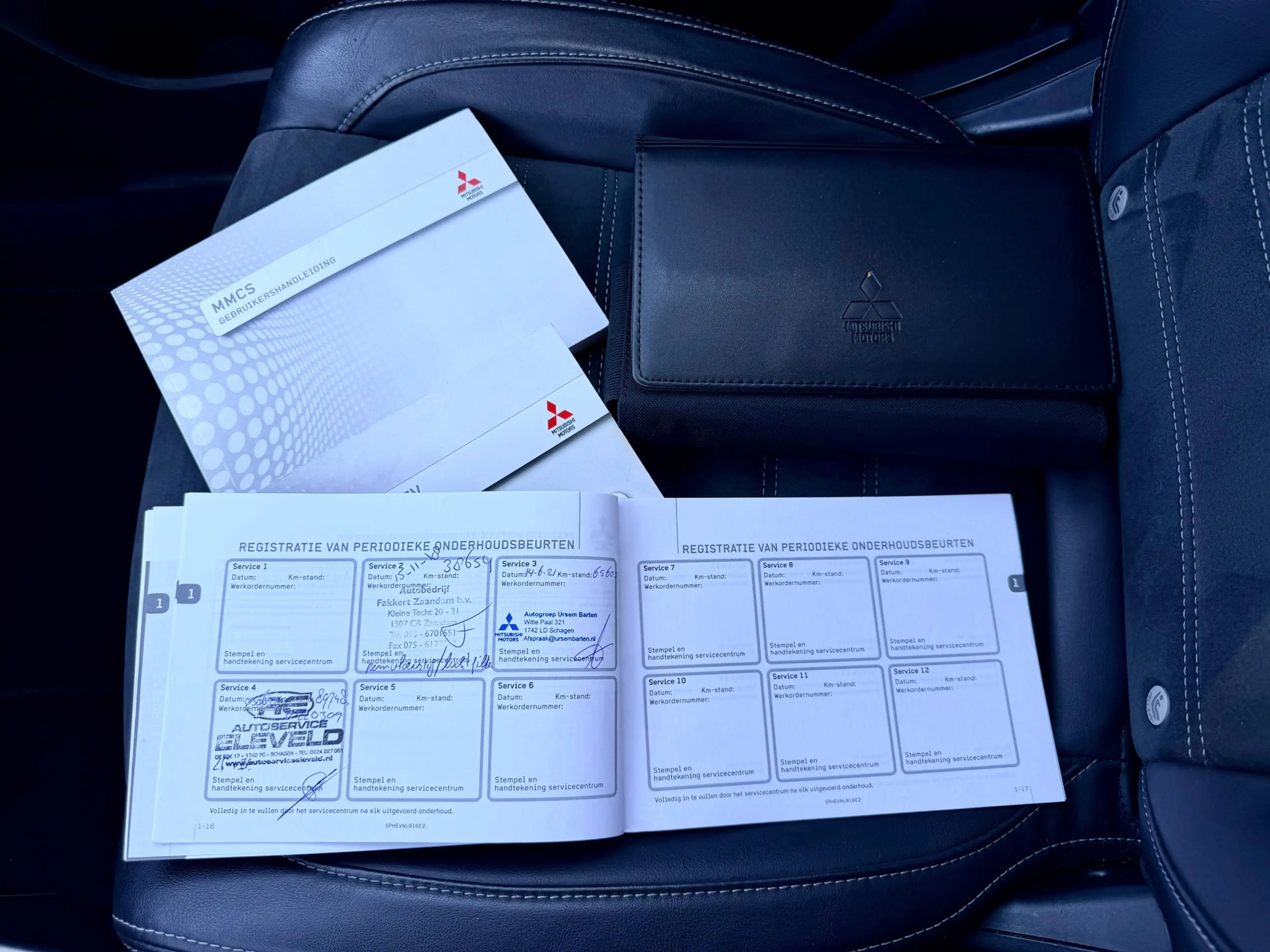 Mitsubishi Outlander 2.0 PHEV Executive Edition / Automaat / Airco / Na — photo 29