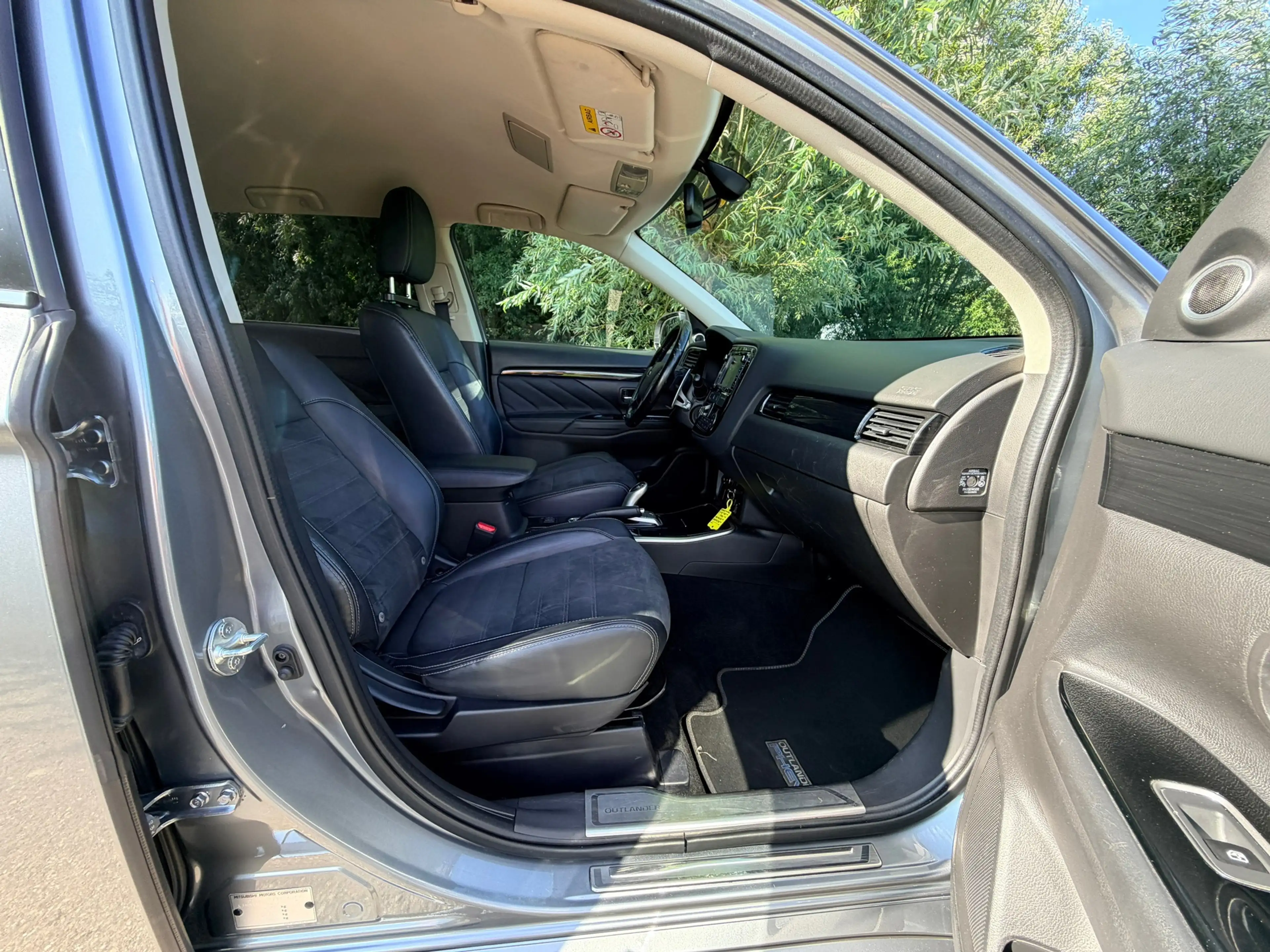 Mitsubishi Outlander 2.0 PHEV Executive Edition / Automaat / Airco / Na — photo 18