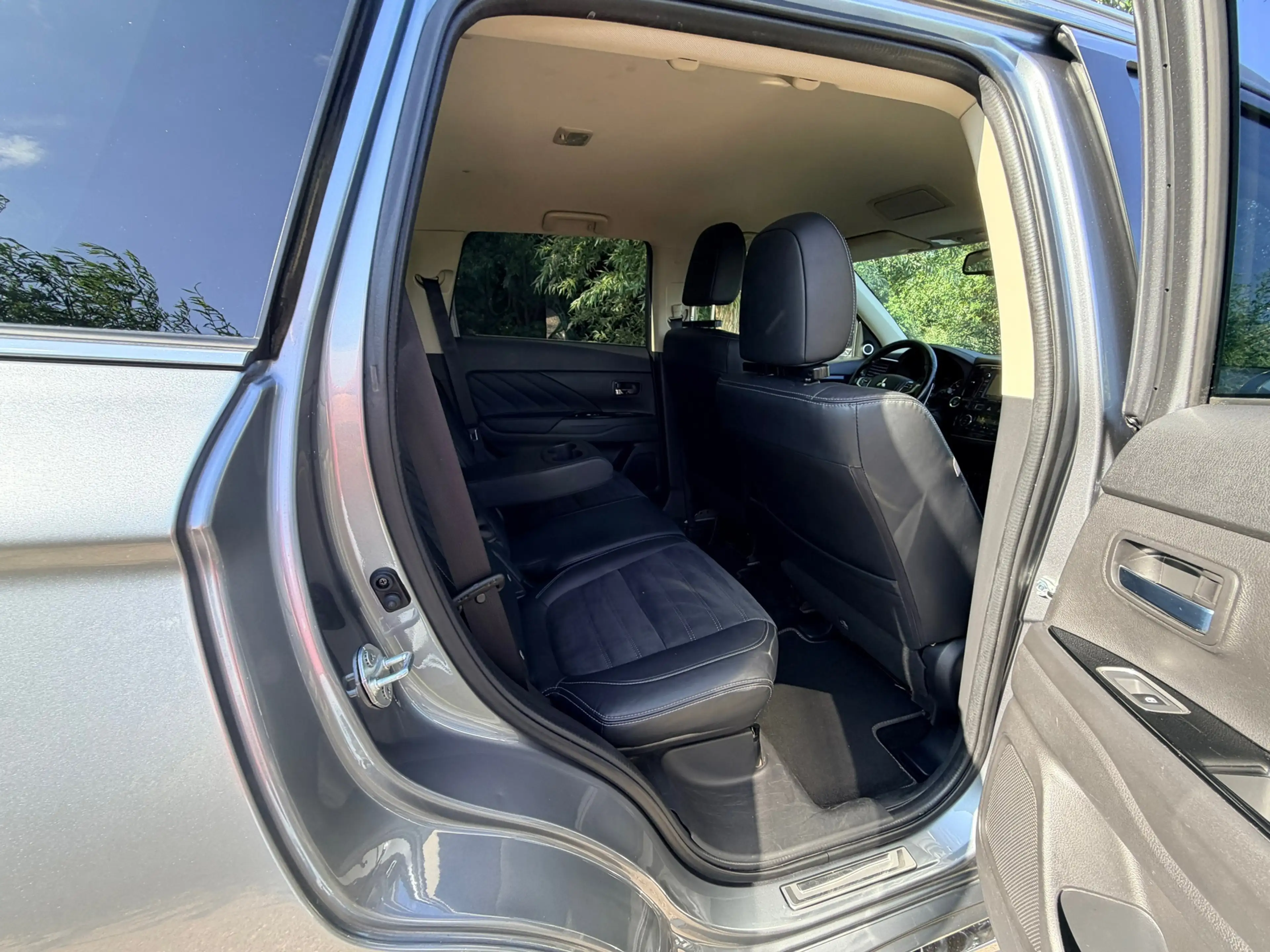 Mitsubishi Outlander 2.0 PHEV Executive Edition / Automaat / Airco / Na — photo 17