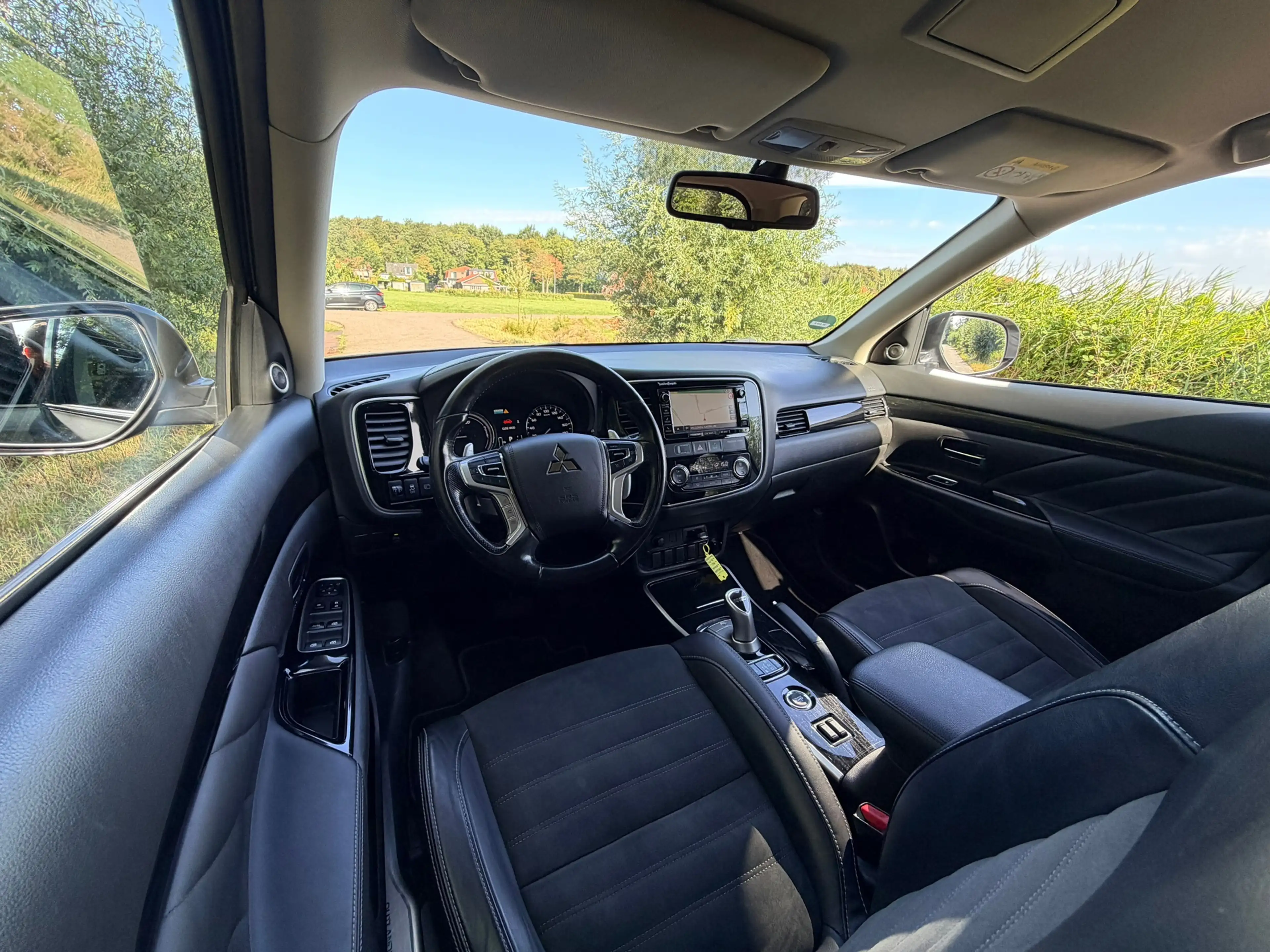 Mitsubishi Outlander 2.0 PHEV Executive Edition / Automaat / Airco / Na — photo 4