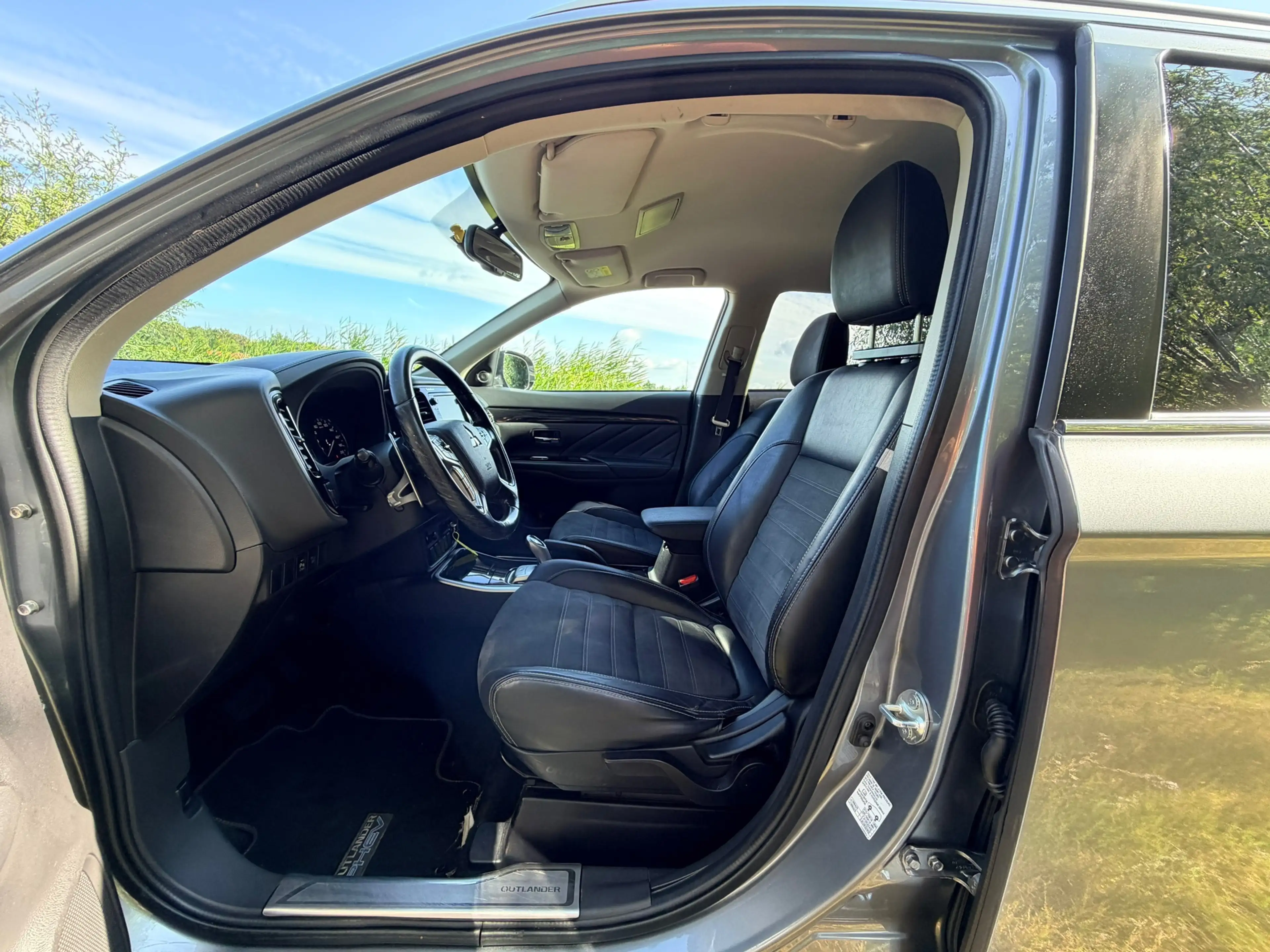 Mitsubishi Outlander 2.0 PHEV Executive Edition / Automaat / Airco / Na — photo 23