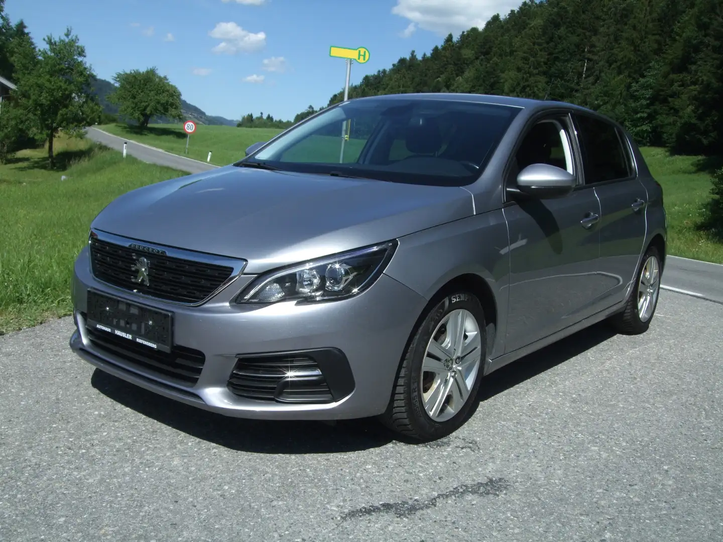 Peugeot 308 Active Blue HDi 130 EAT8 Aut. Grau - 1