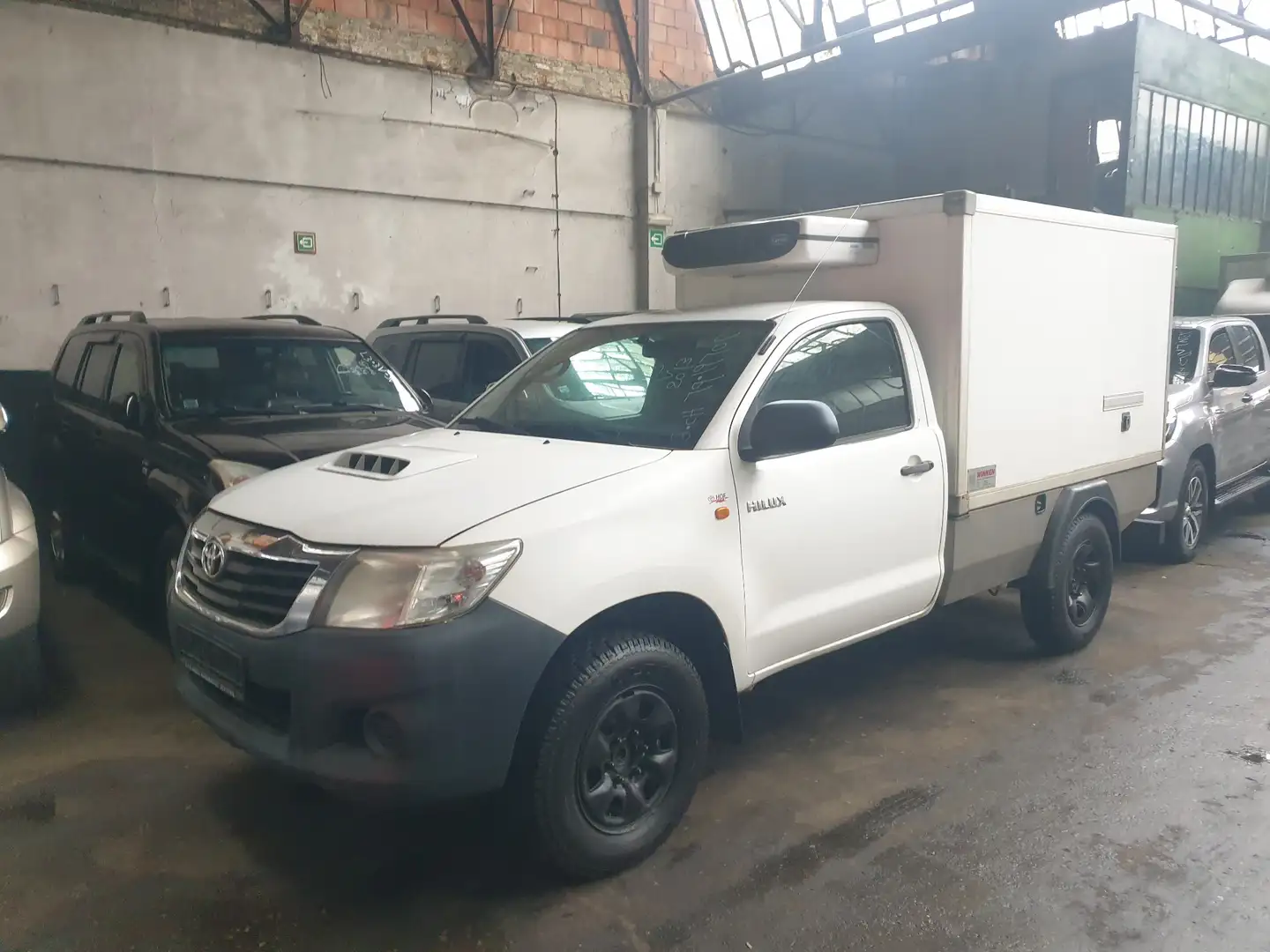 Toyota Hilux 2.5 D-4D  """""frigo"""" Blanc - 1