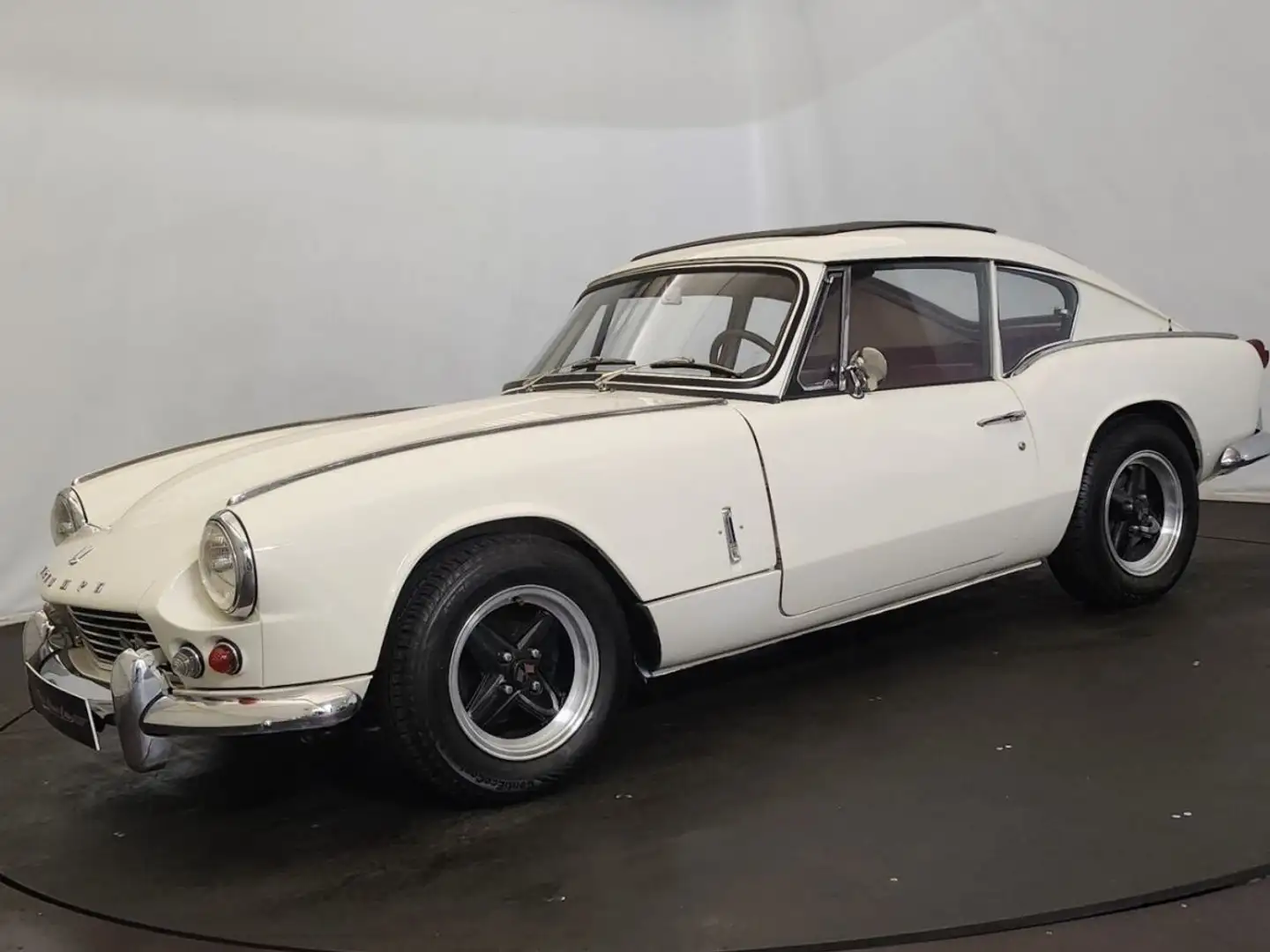 Triumph GT6 MK1 Weiß - 2